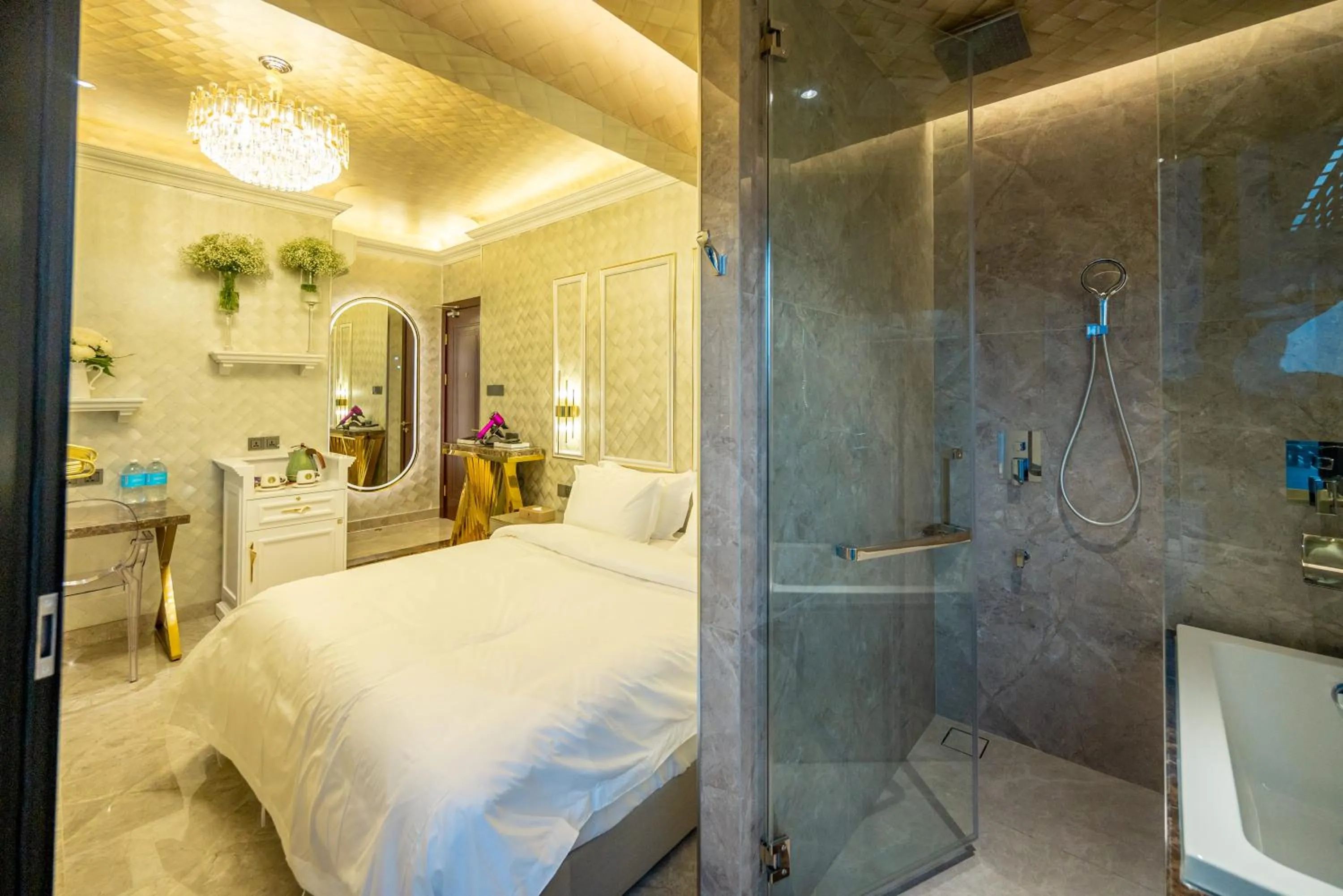 Shower, Bed in Ritz Residence, Imago Mall Loft B