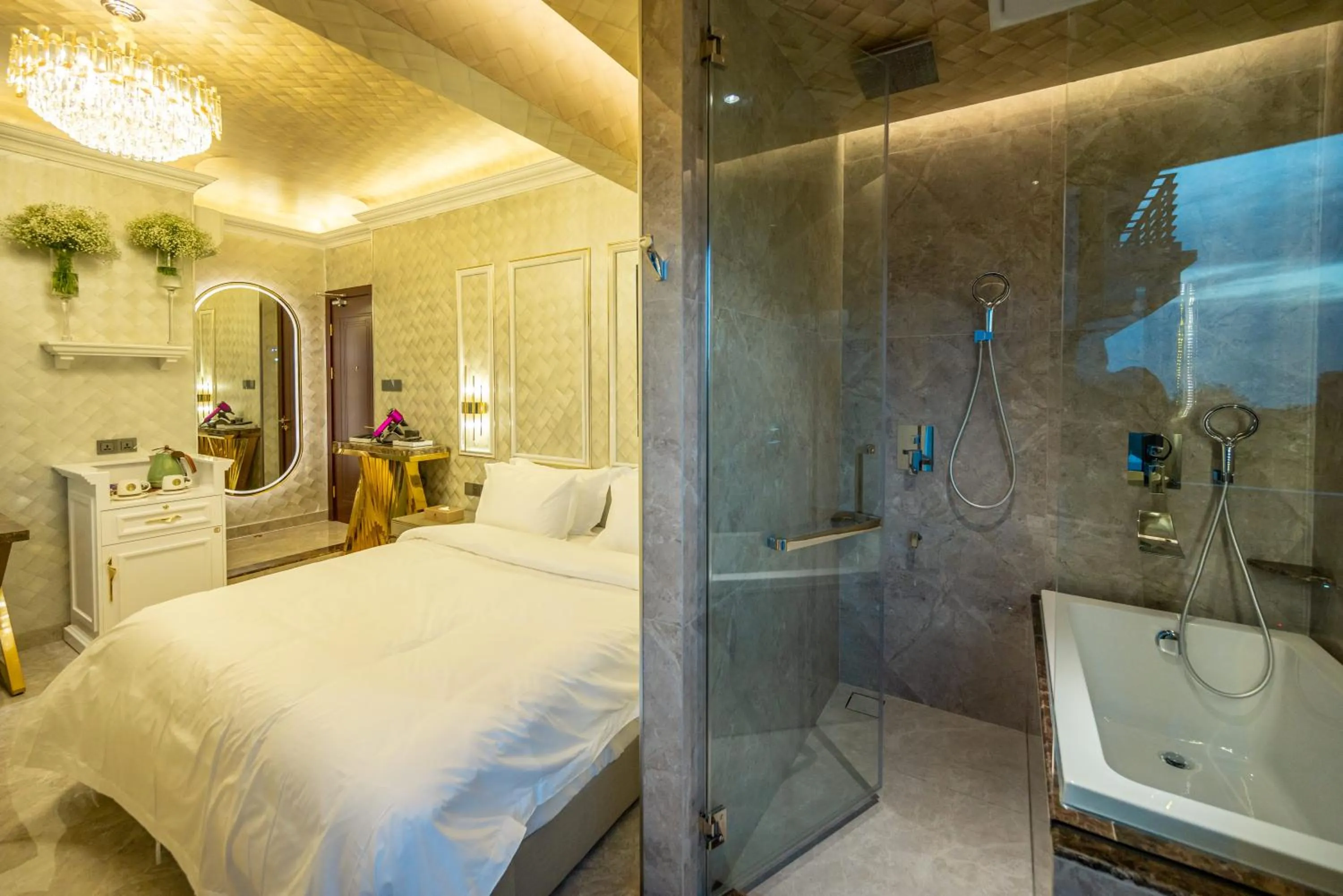 Shower, Bed in Ritz Residence, Imago Mall Loft B