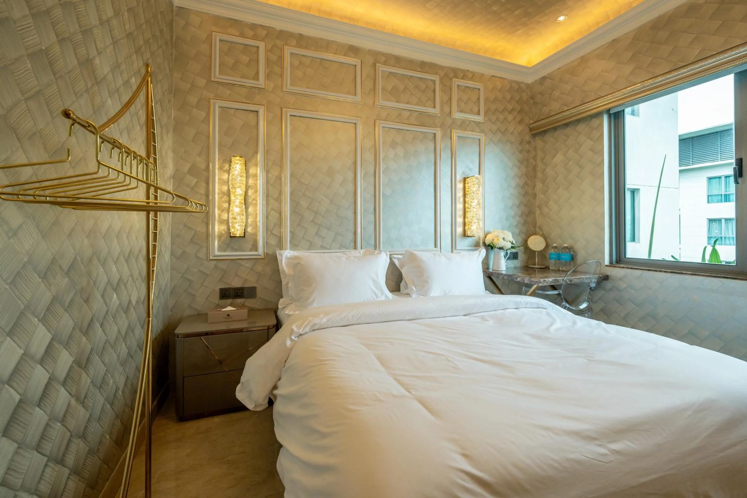 Bed in Ritz Residence, Imago Mall Loft B