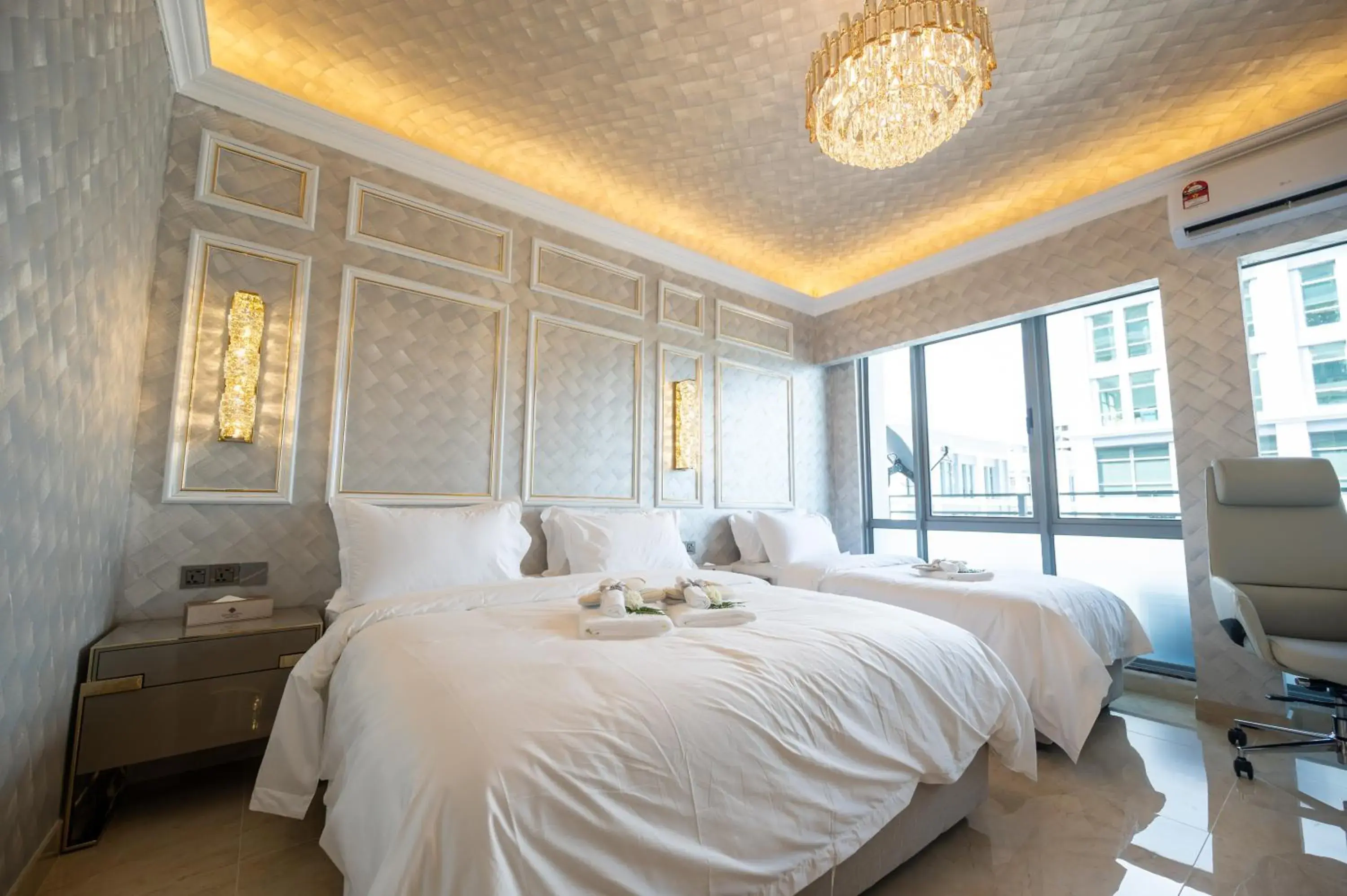 Bed in Ritz Residence, Imago Mall Loft B Bed in Ritz Residence, Imago Mall Loft B