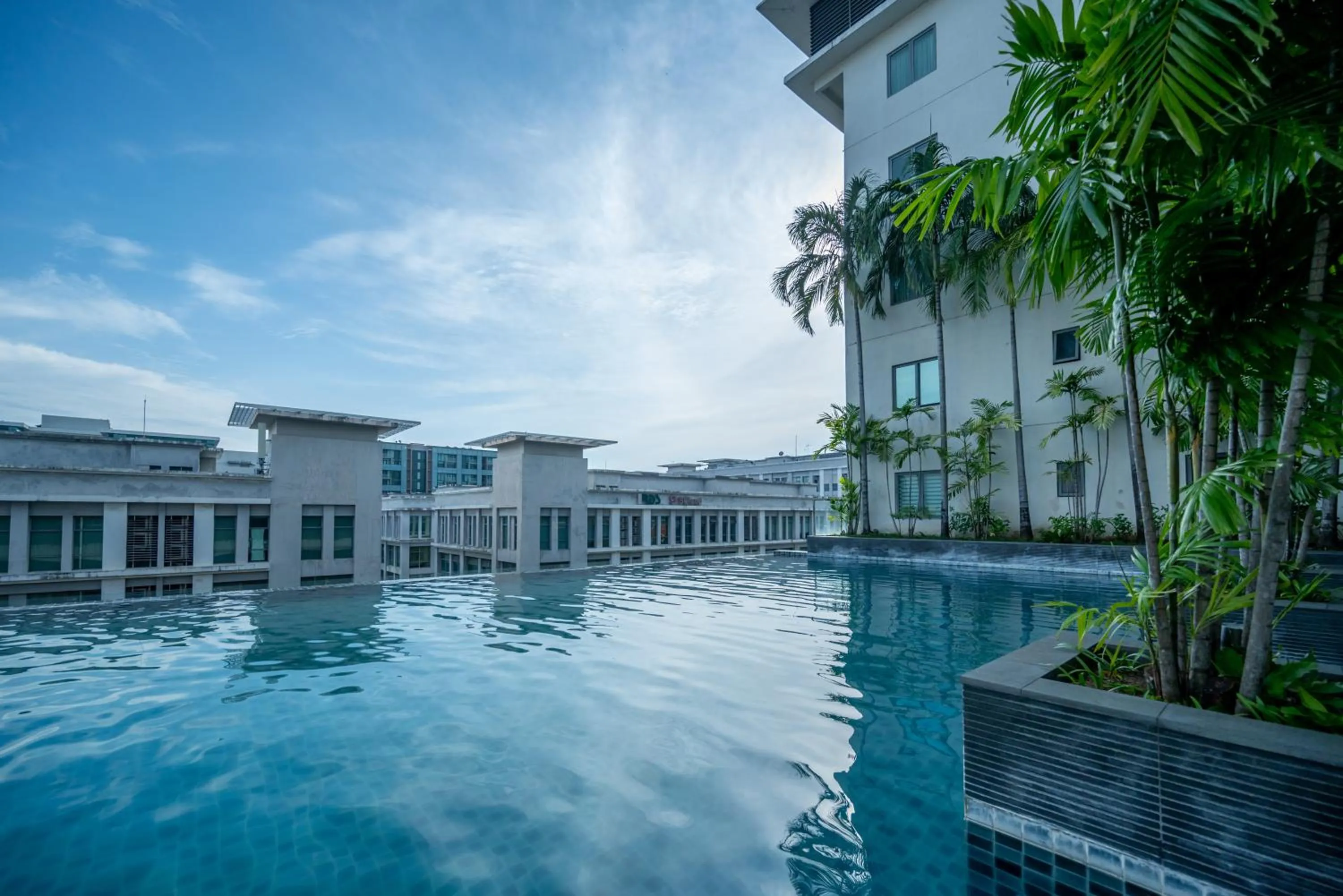 Swimming pool in Ritz Residence, Imago Mall Loft B