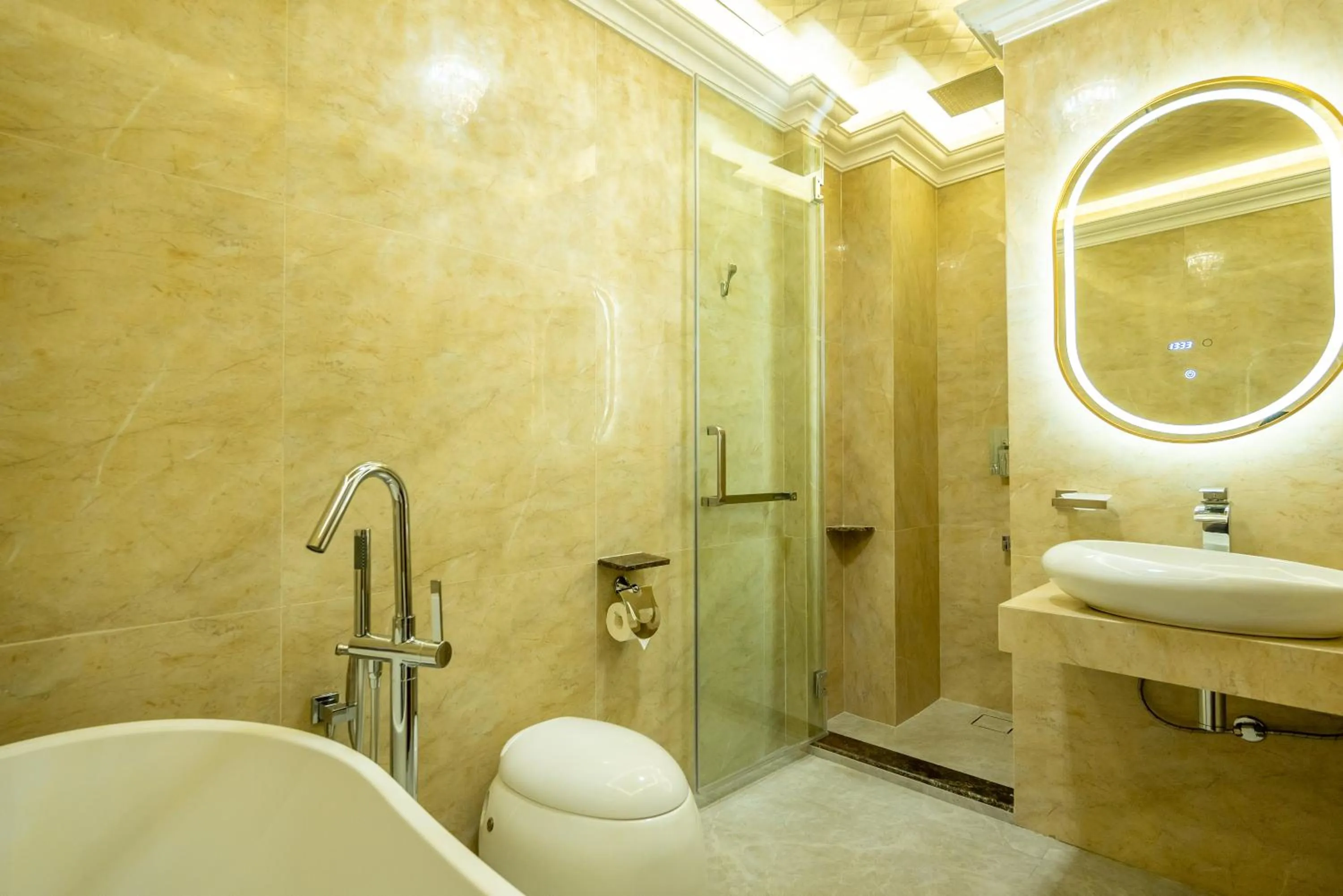Shower in Ritz Residence, Imago Mall Loft B