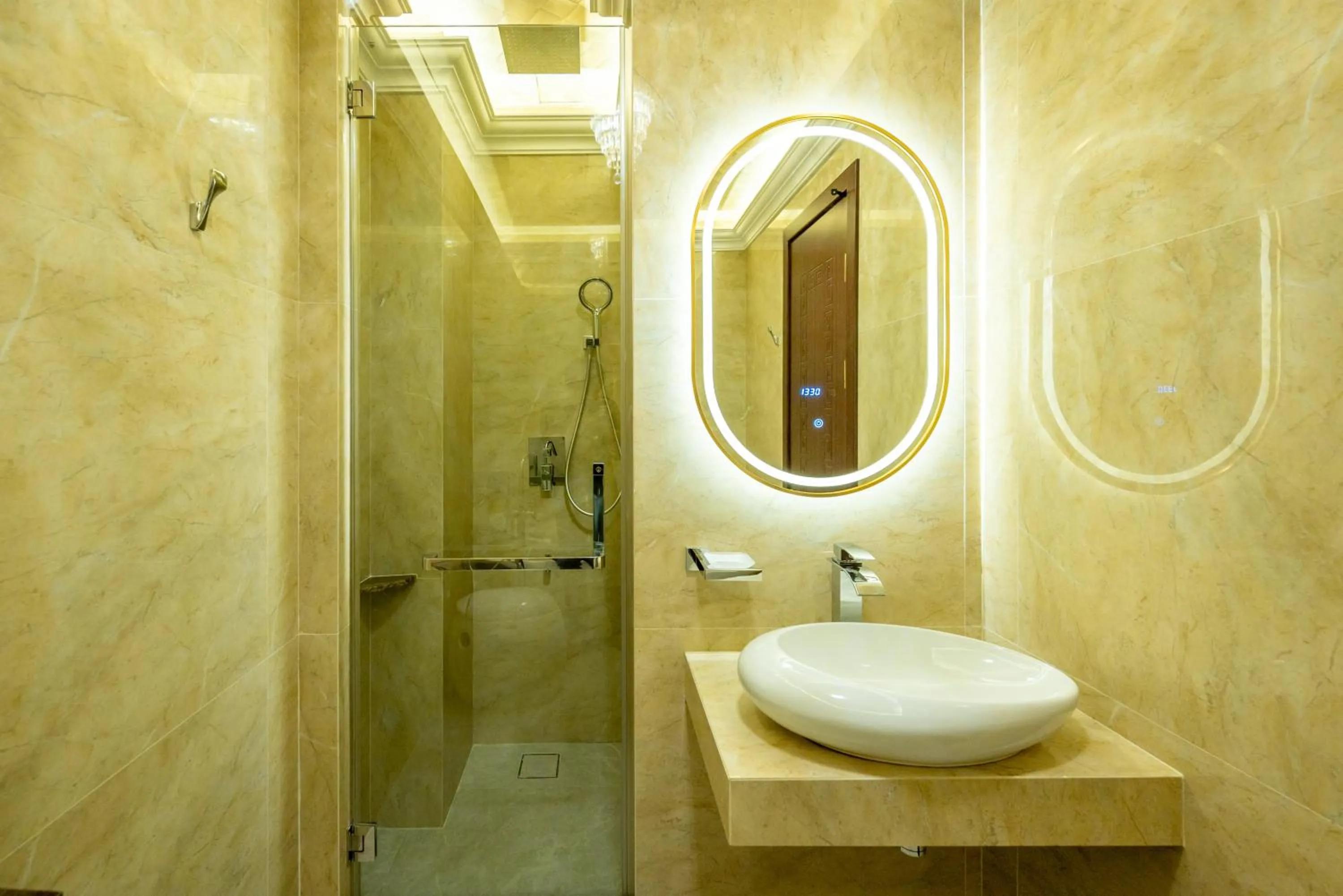 Shower in Ritz Residence, Imago Mall Loft B