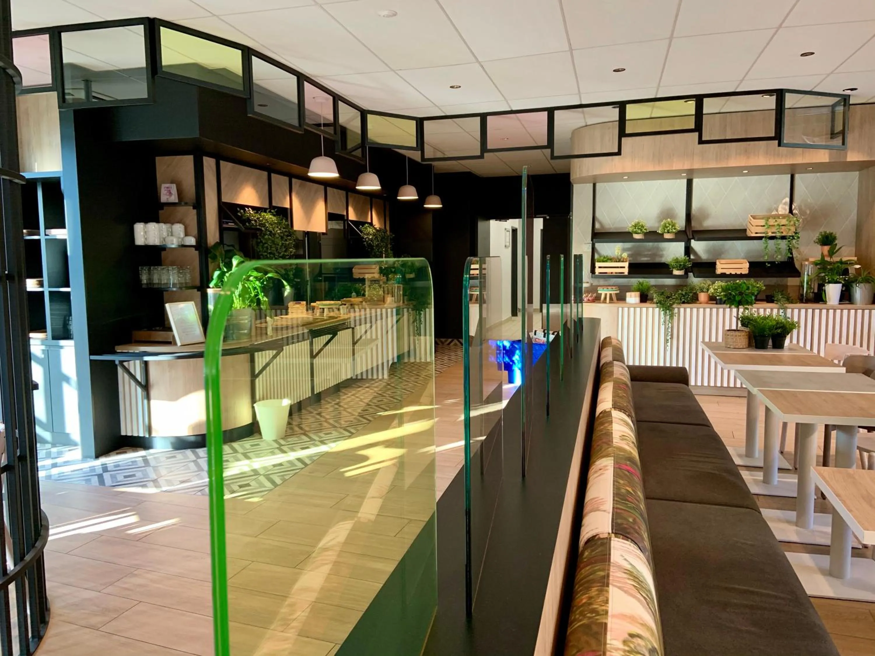 Coffee/tea facilities in B&B HOTEL Paris Porte des Lilas