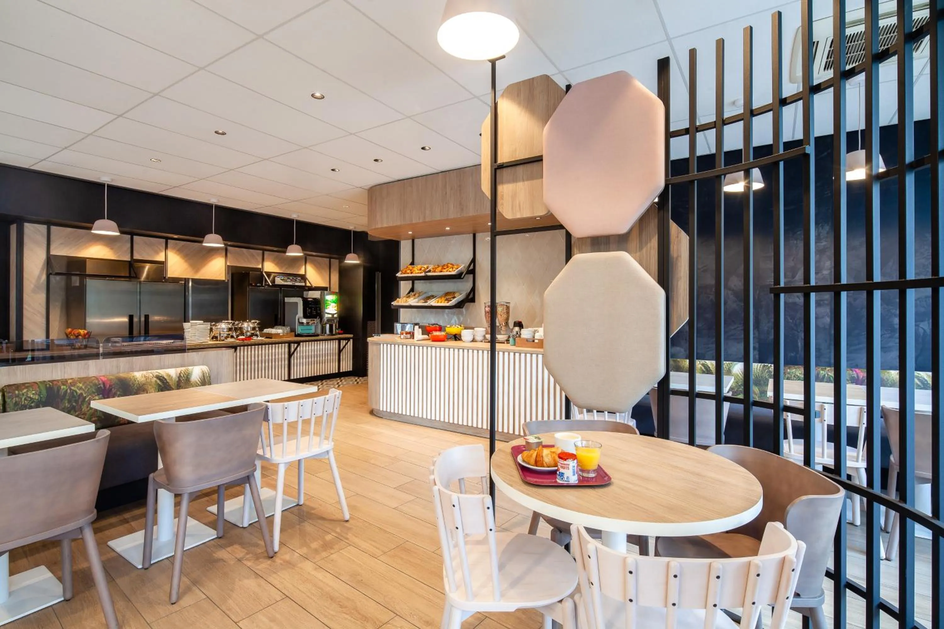 Buffet breakfast in B&B HOTEL Paris Porte des Lilas