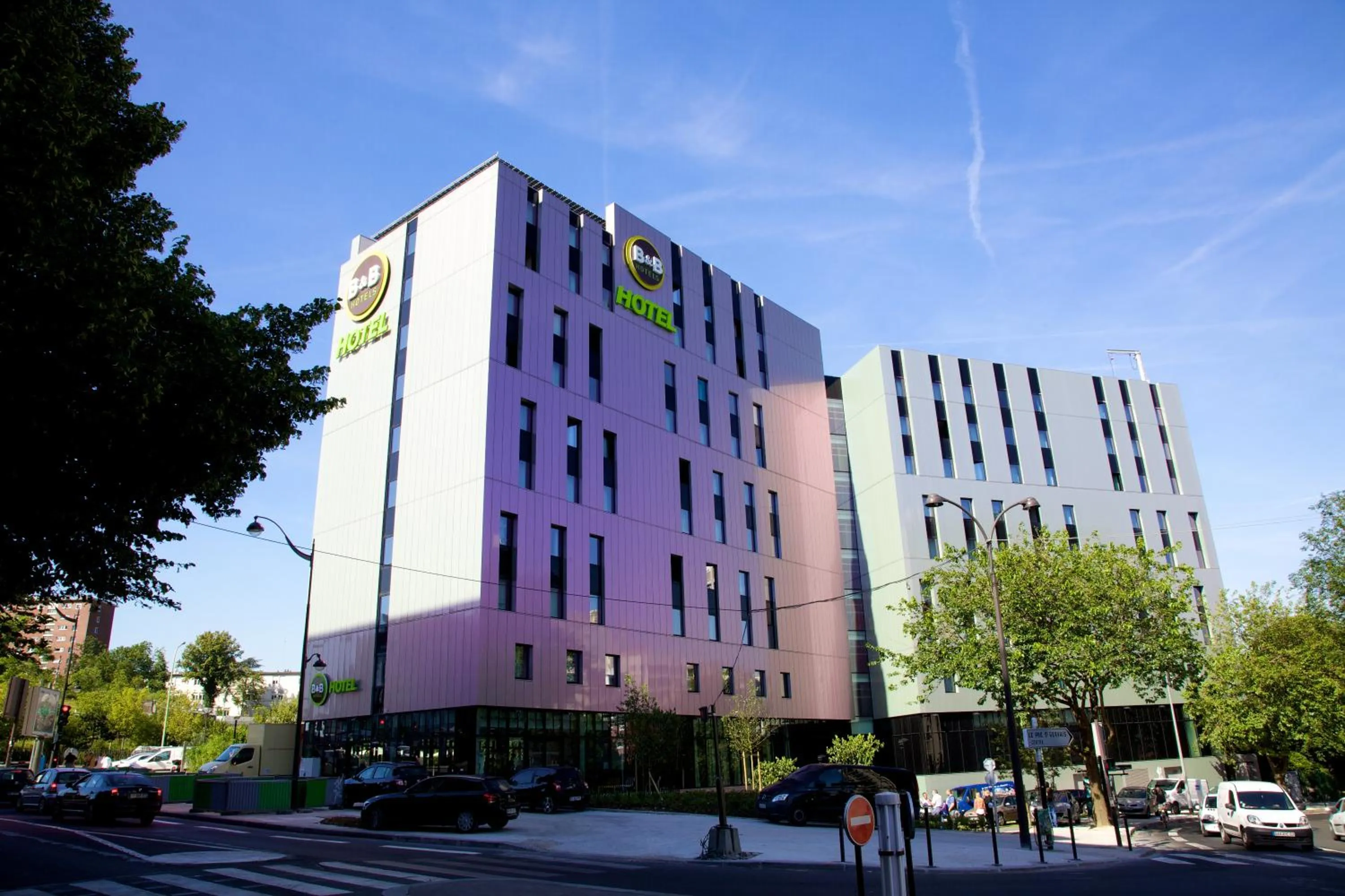 Property building in B&B HOTEL Paris Porte des Lilas