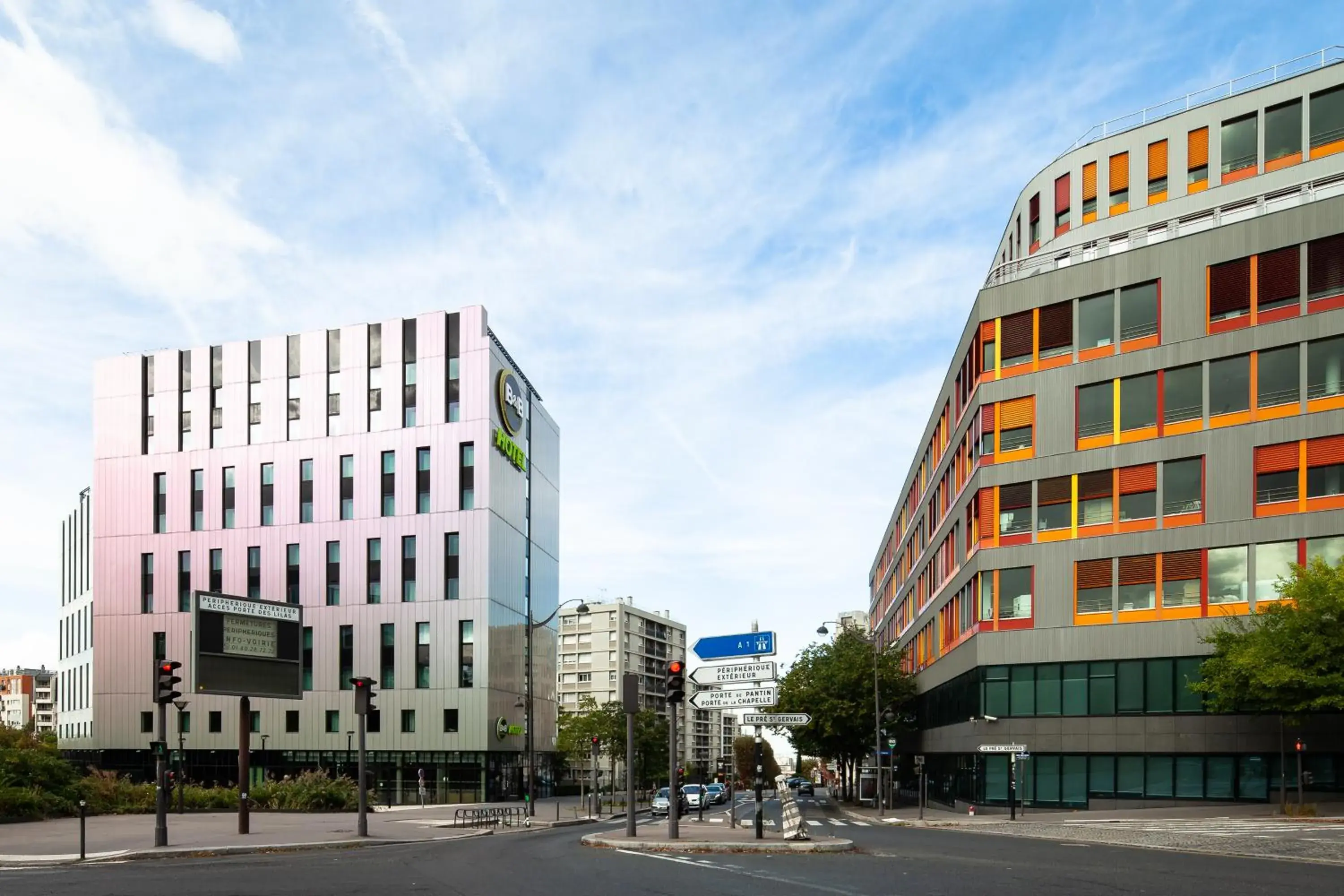 Facade/entrance, Property Building in B&B HOTEL Paris Porte des Lilas