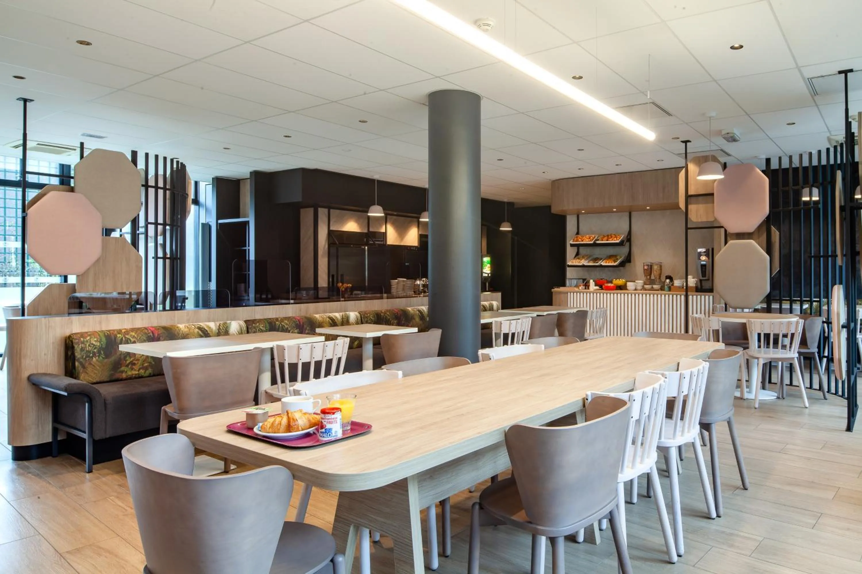 Buffet breakfast in B&B HOTEL Paris Porte des Lilas