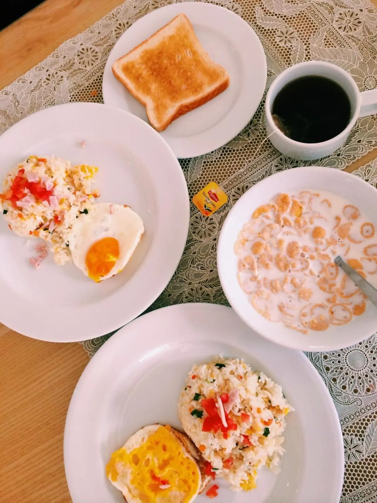 Breakfast in Beach House