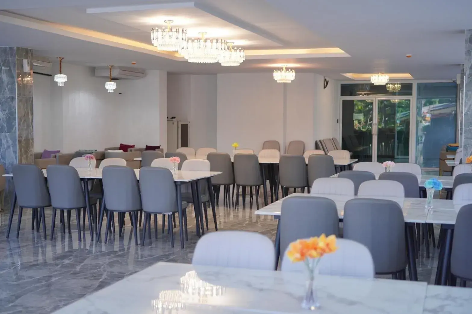 Restaurant/places to eat in D Eco Wellness Center Restaurant/places to eat in D Eco Wellness Center