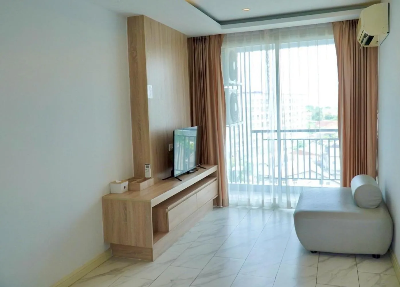 Photo of the whole room in D Eco Wellness Center