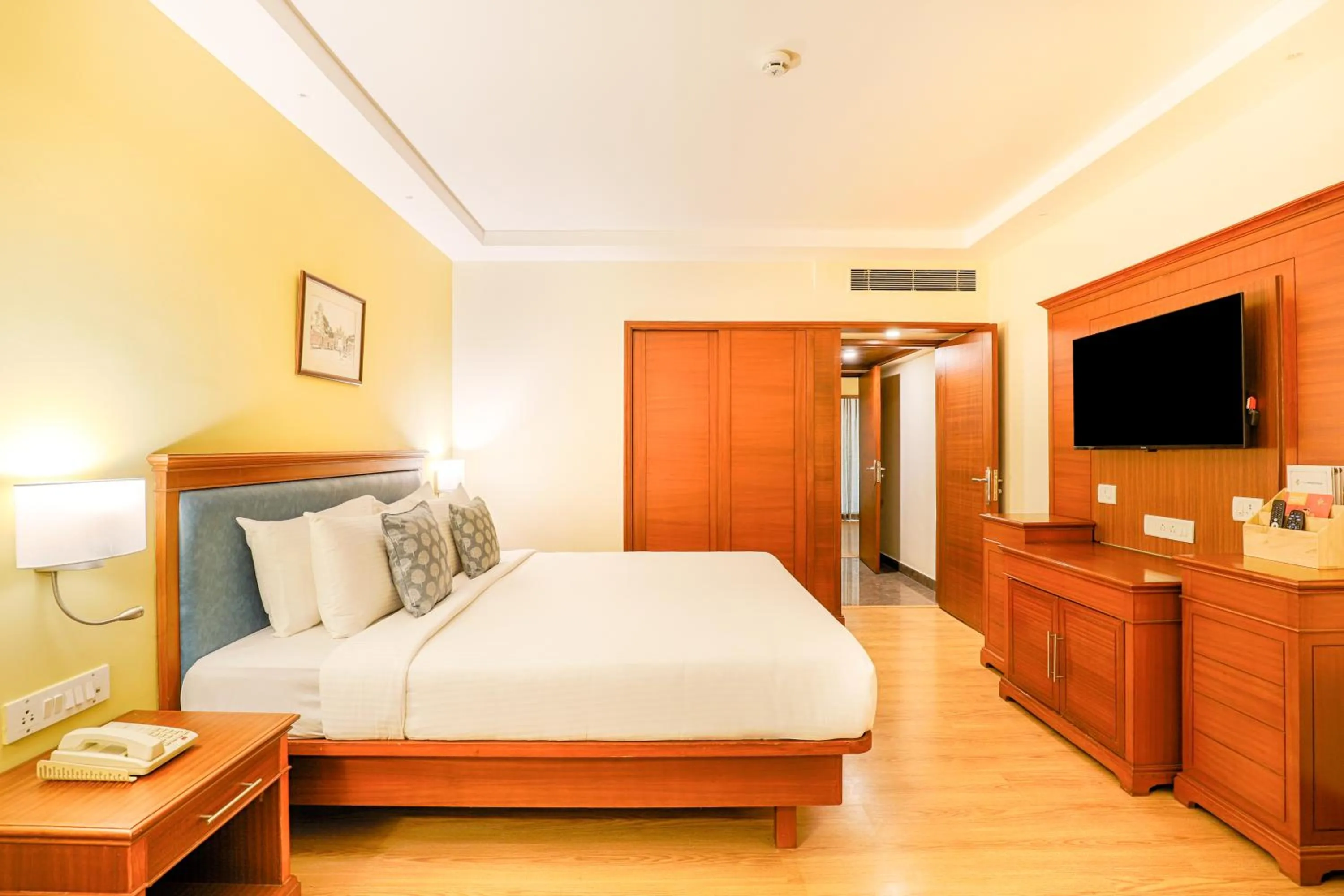 Bed in Club Mahindra Golden Landmark, Mysuru