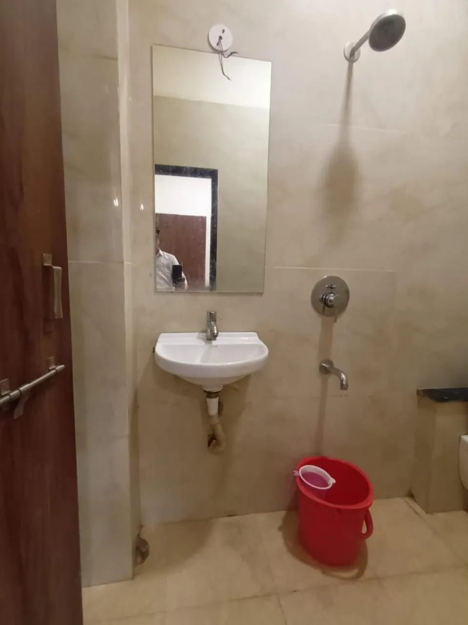 Shower in Hotel Lakshya Sheesh Mahal Indore