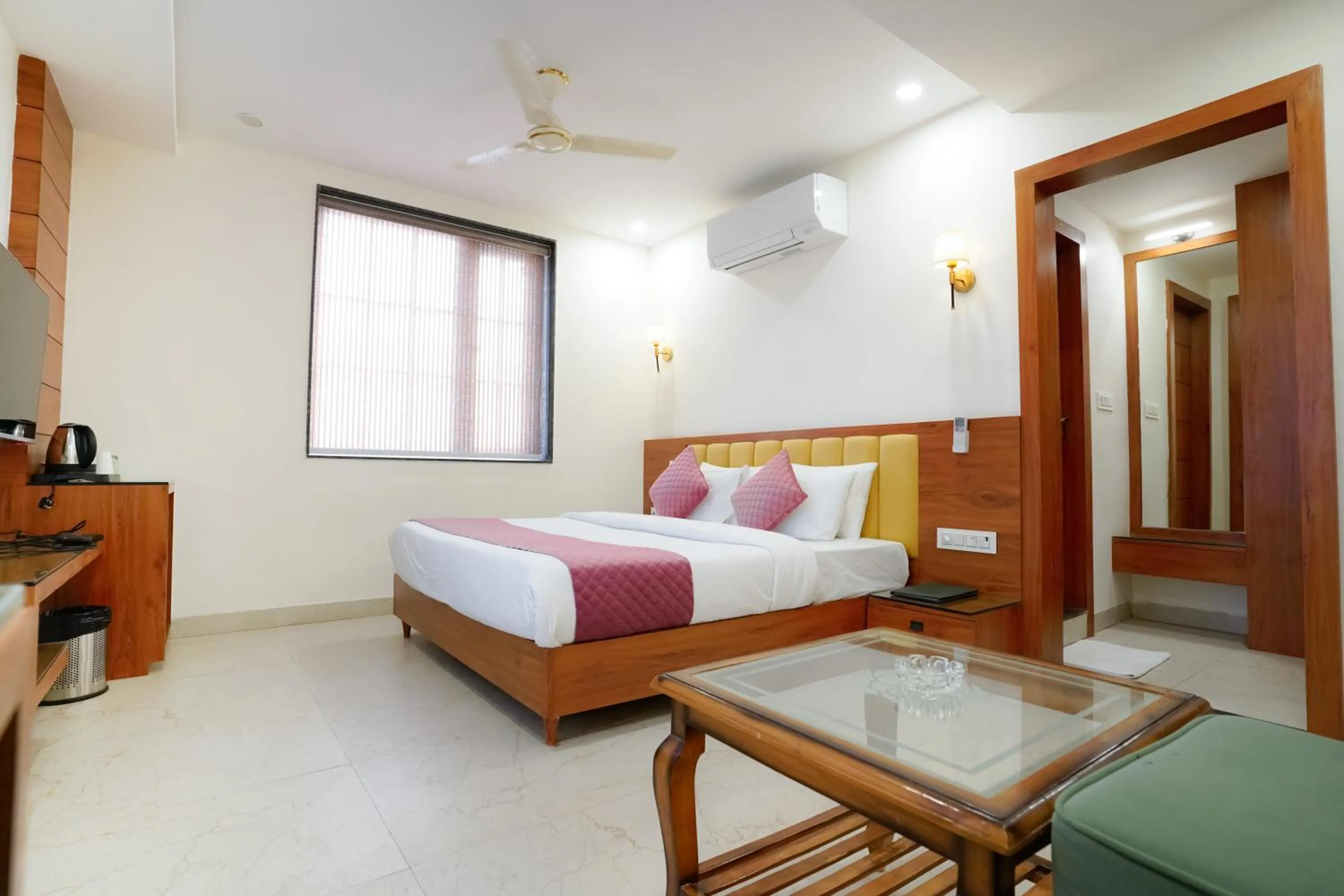 Bed in Hotel Heera Residency