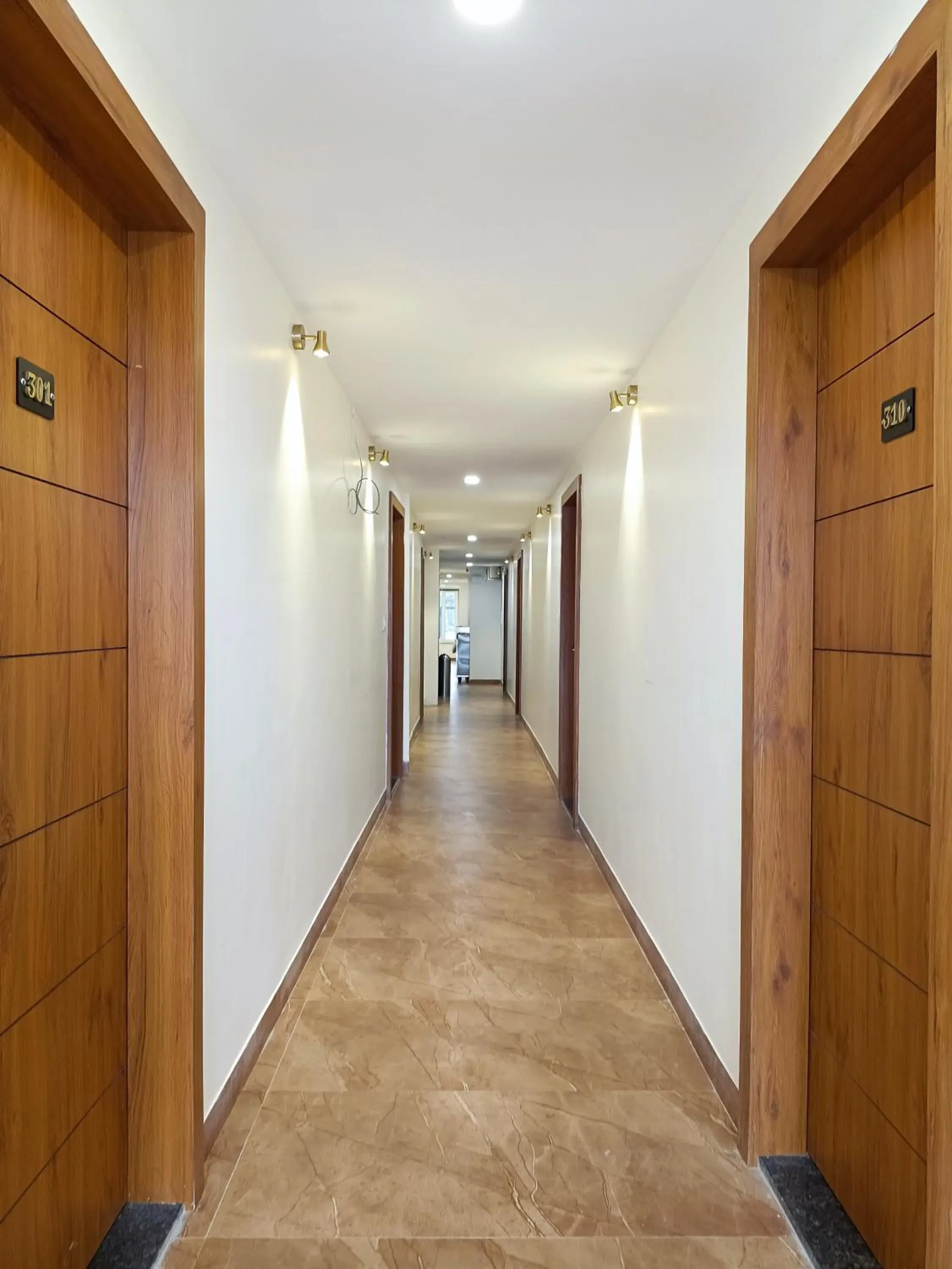 Property building in Hotel Heera Residency Property building in Hotel Heera Residency