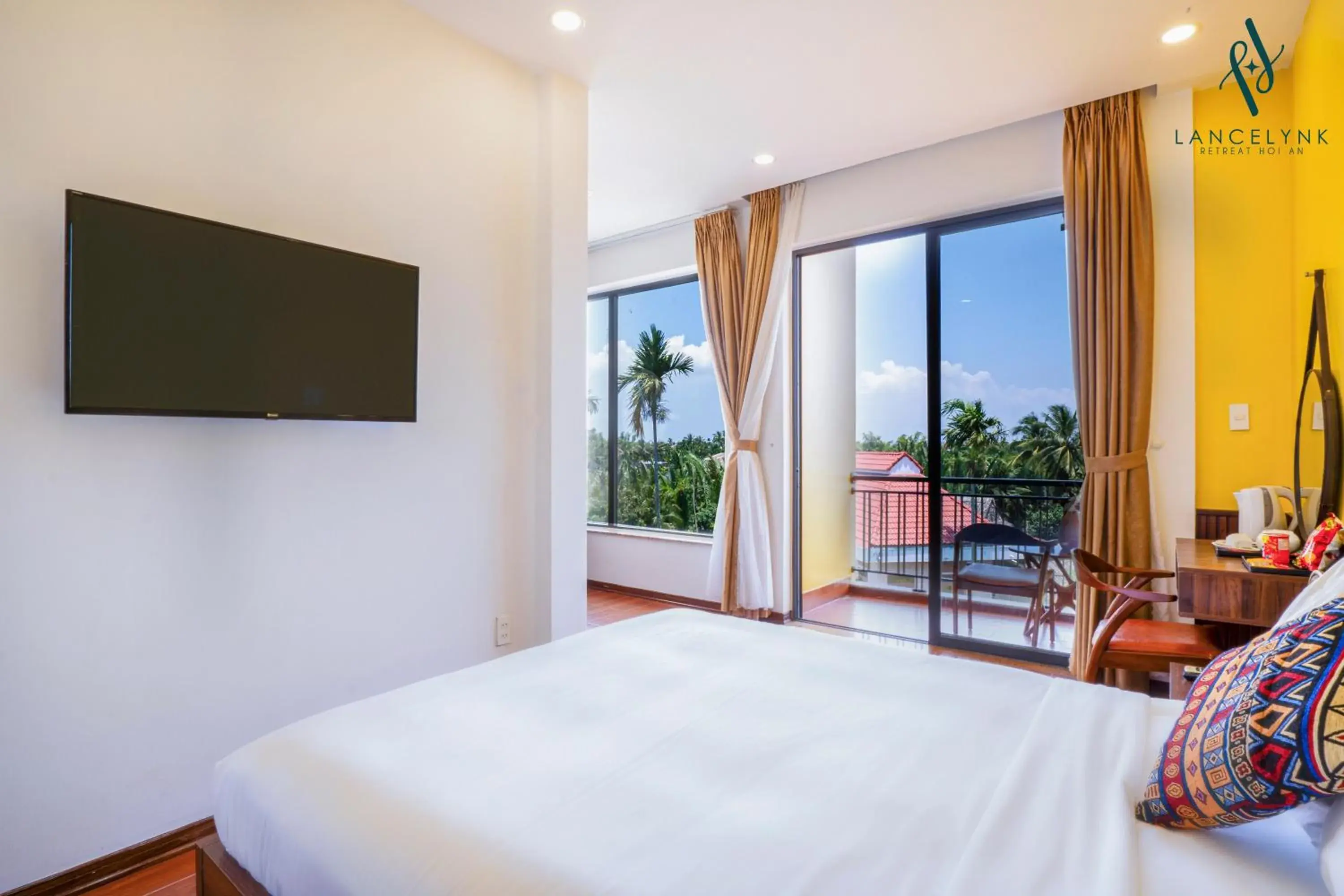 King Room with Balcony in Lancelynk Retreat Hoi An King Room with Balcony in Lancelynk Retreat Hoi An
