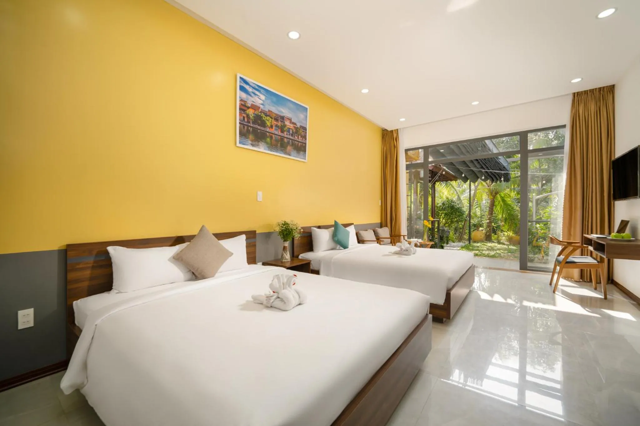 Photo of the whole room, Bed in Lancelynk Retreat Hoi An