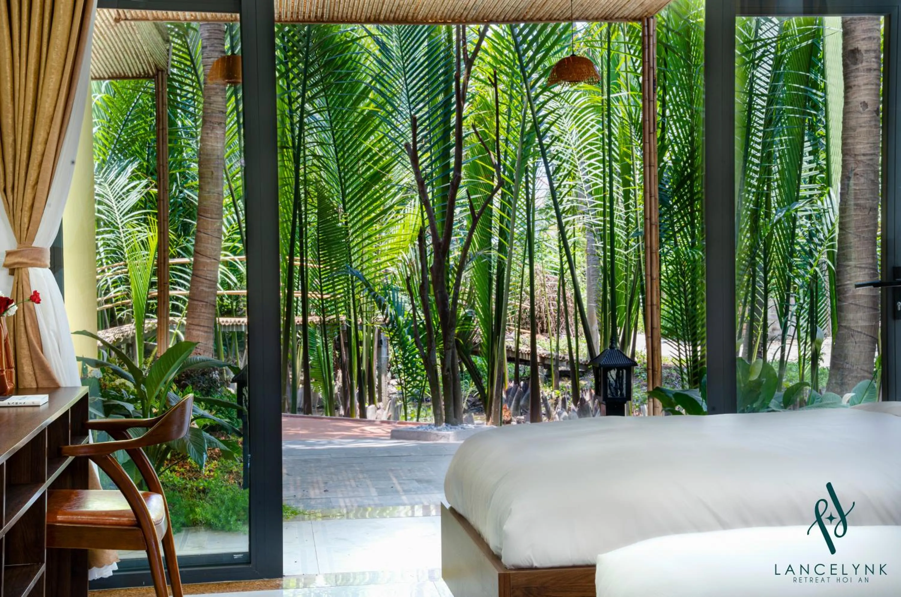 Garden view, Bed in Lancelynk Retreat Hoi An