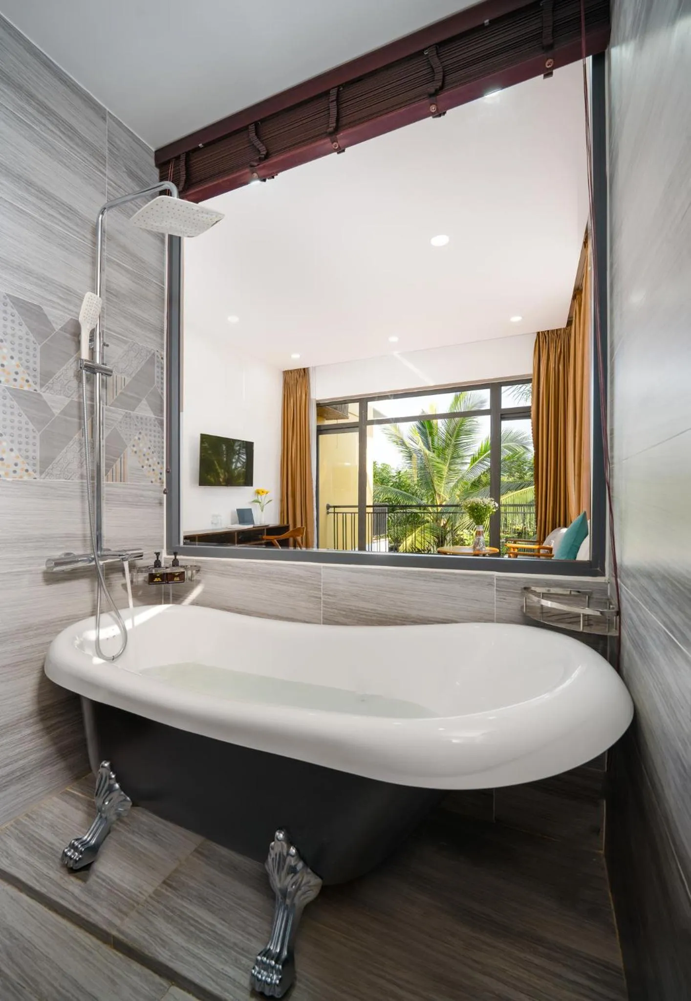 Hot Tub in Lancelynk Retreat Hoi An