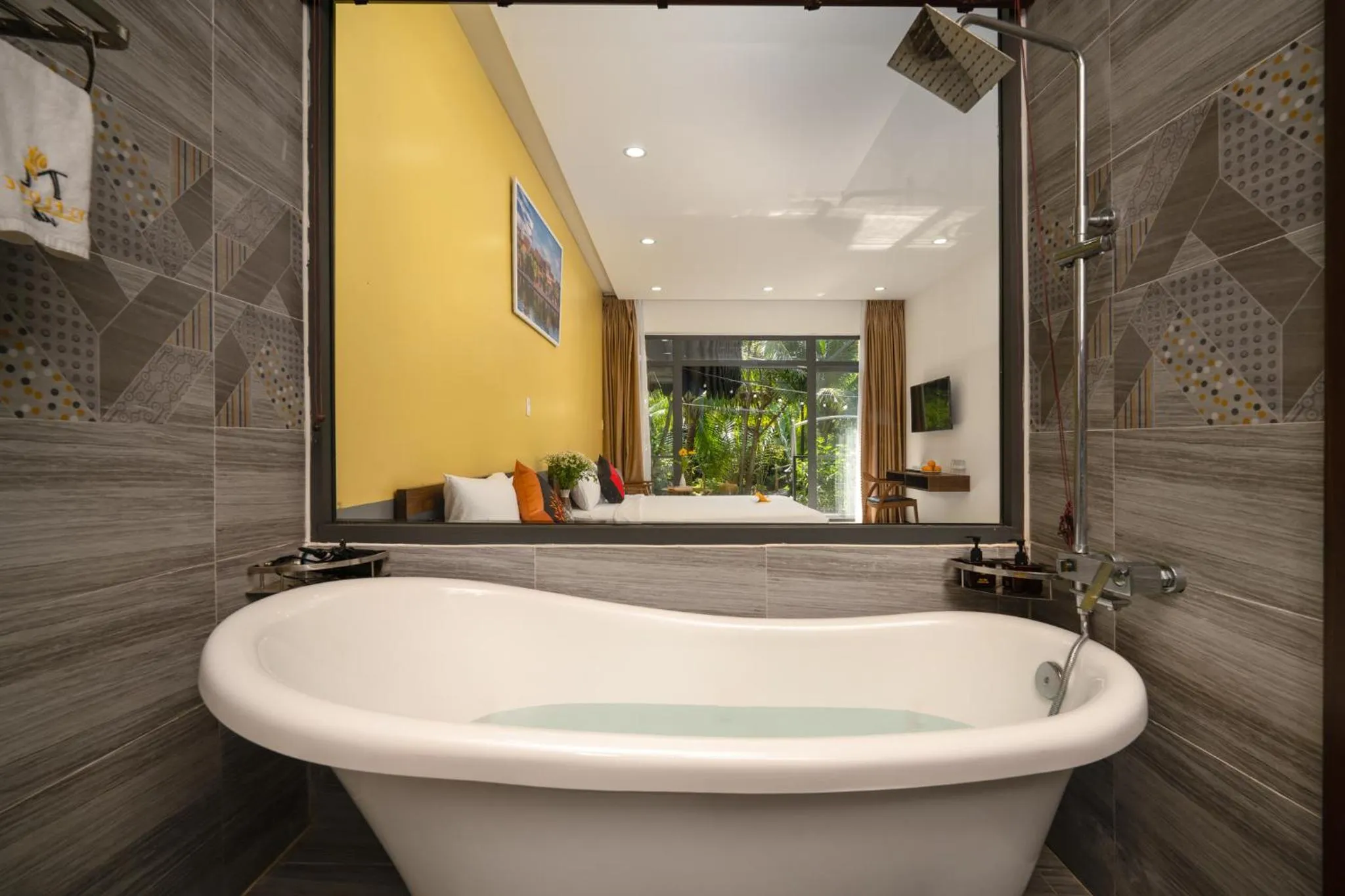 Bathroom in Lancelynk Retreat Hoi An