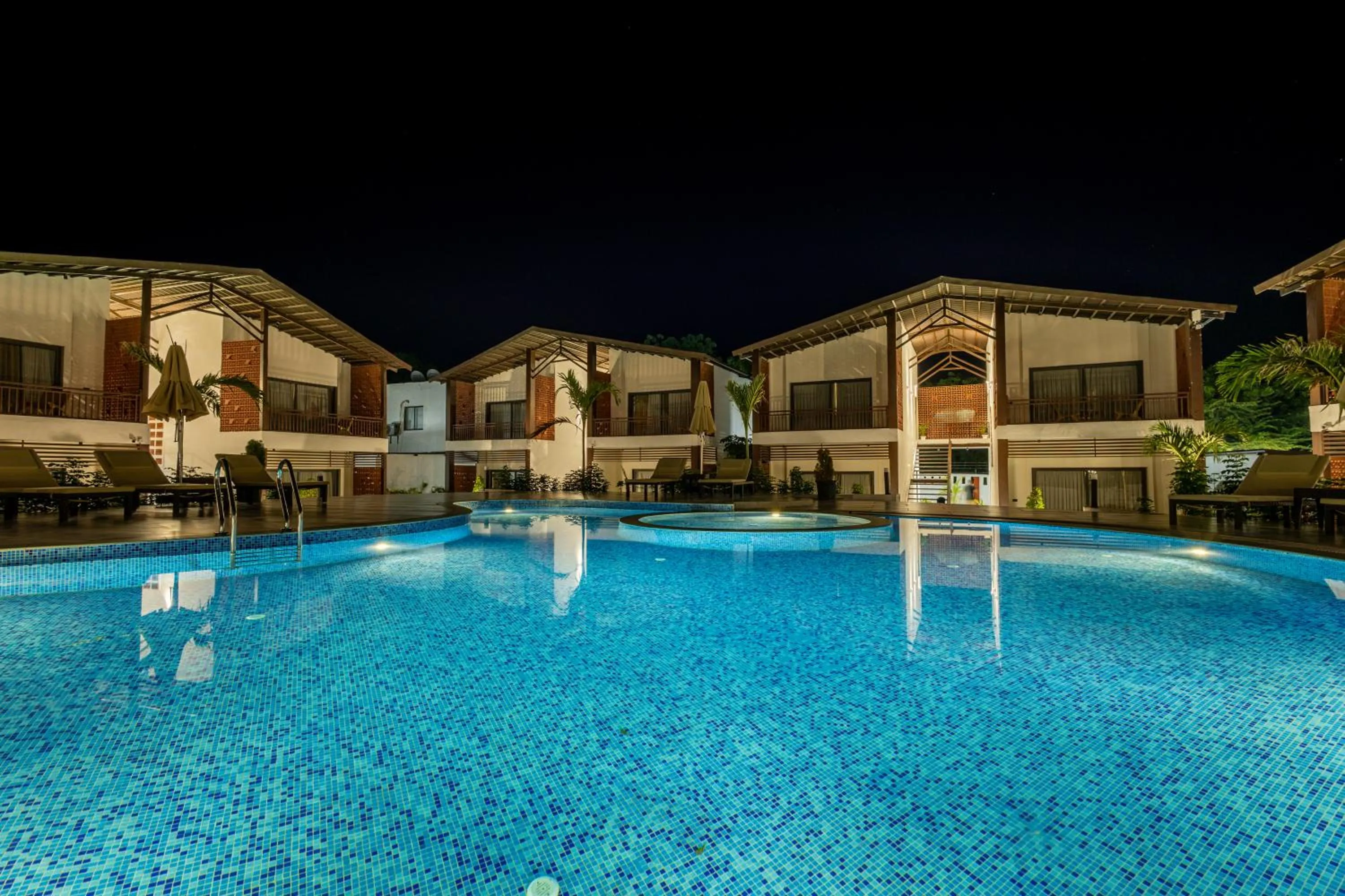 Swimming pool in Evoke Dholavira