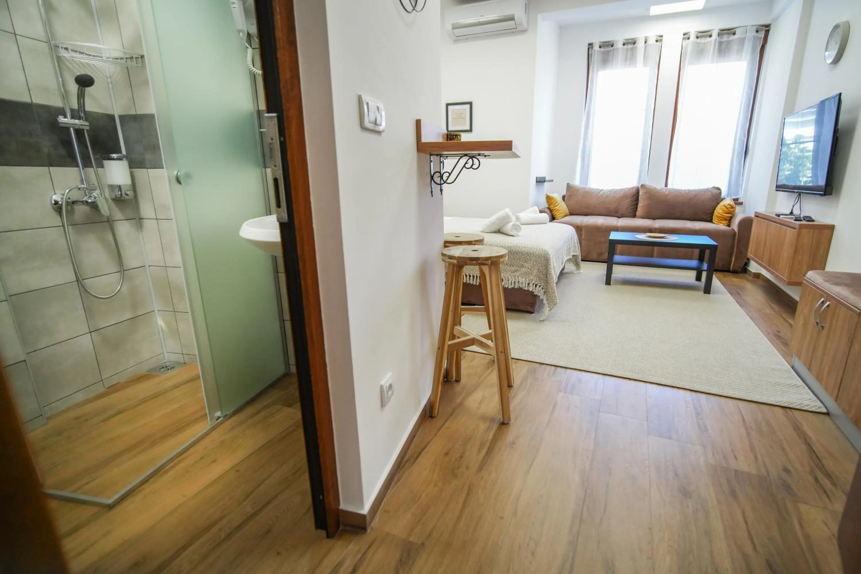 Photo of the whole room in PRENOCISTE SOLE