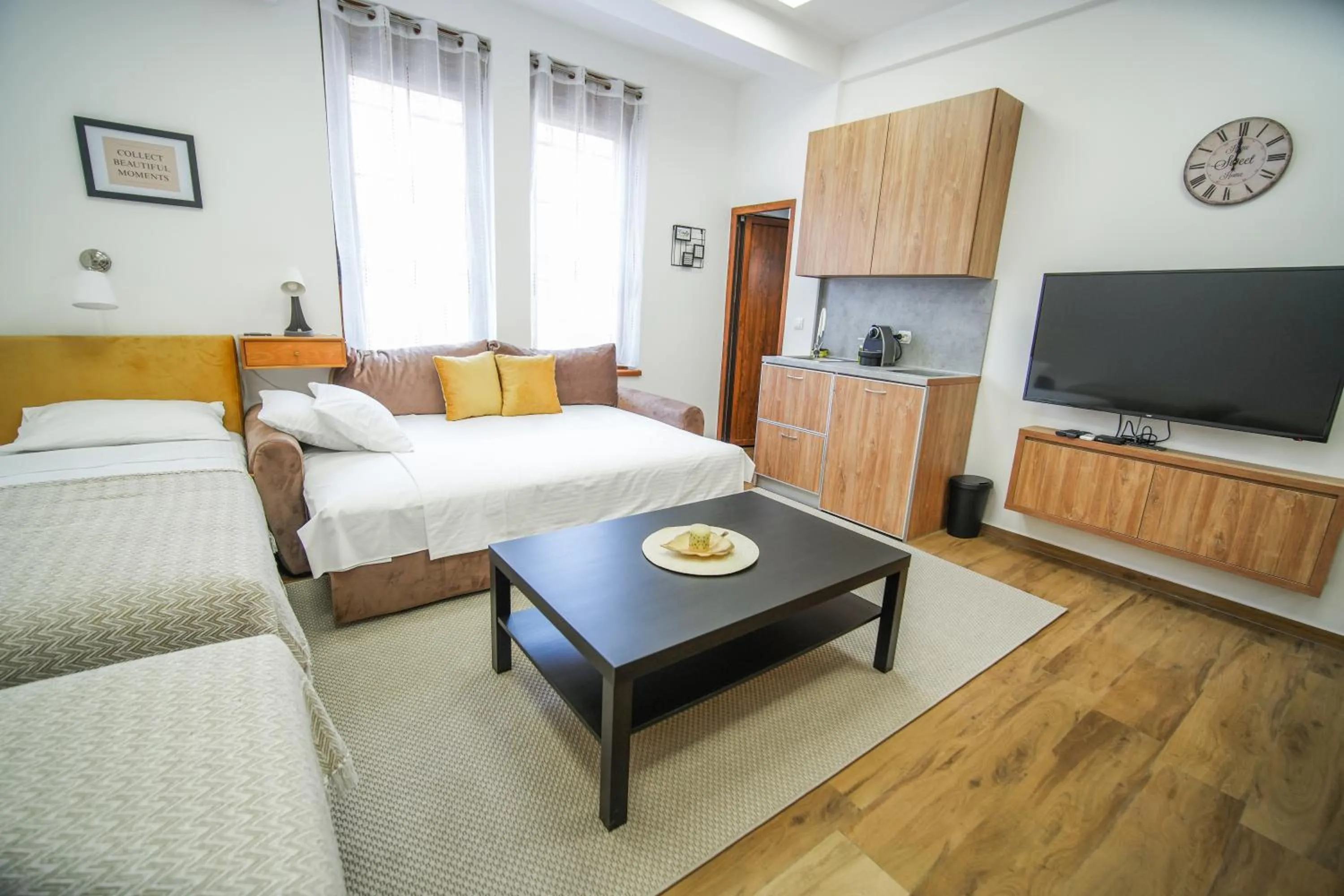 Photo of the whole room, Bed in PRENOCISTE SOLE