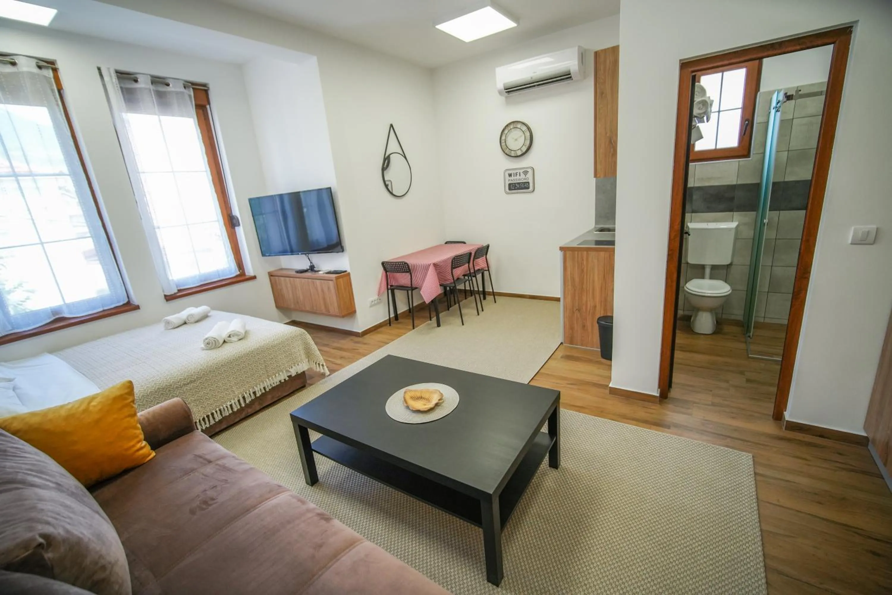 Photo of the whole room, Bed in PRENOCISTE SOLE