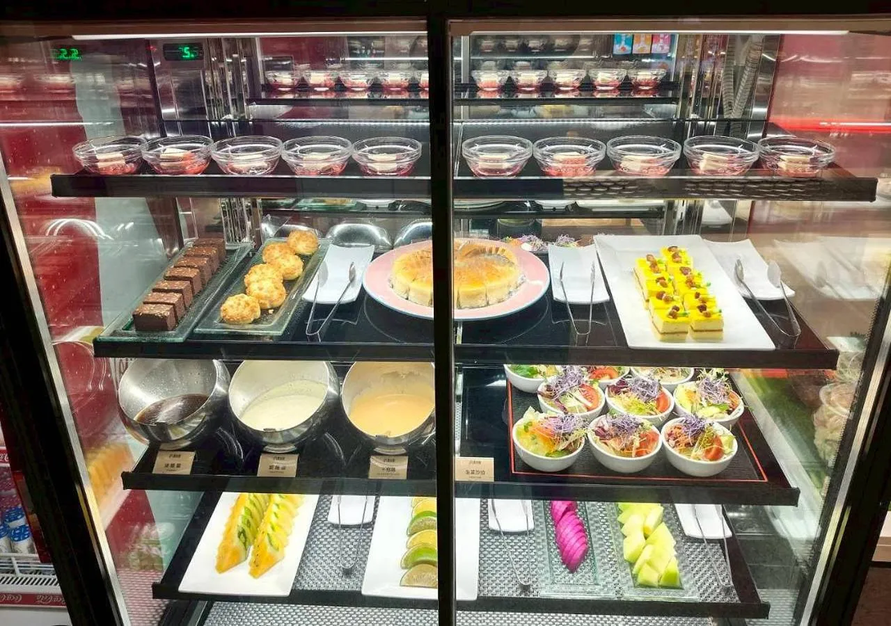 Restaurant/places to eat in IF漫旅館 IF Motel