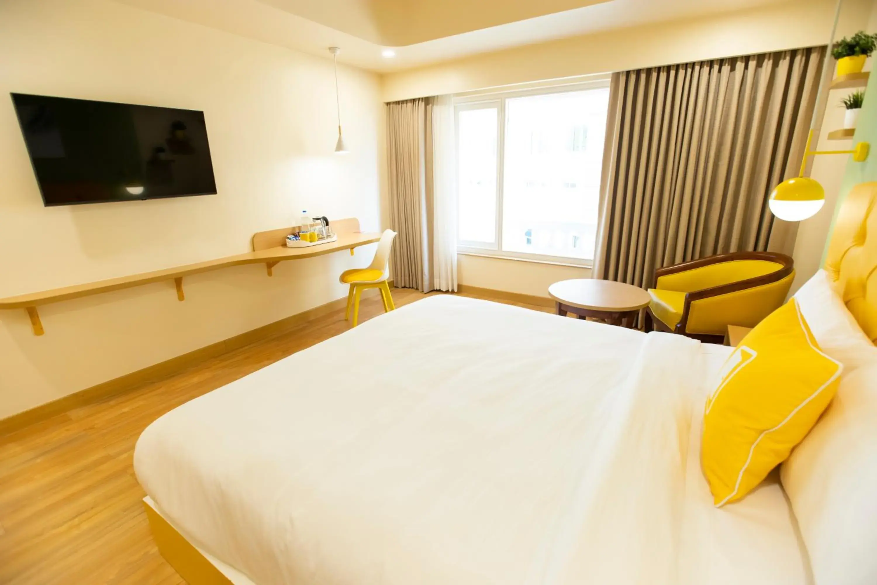 Photo of the whole room, Bed in Bloom Hub Guindy Photo of the whole room, Bed in Bloom Hub Guindy