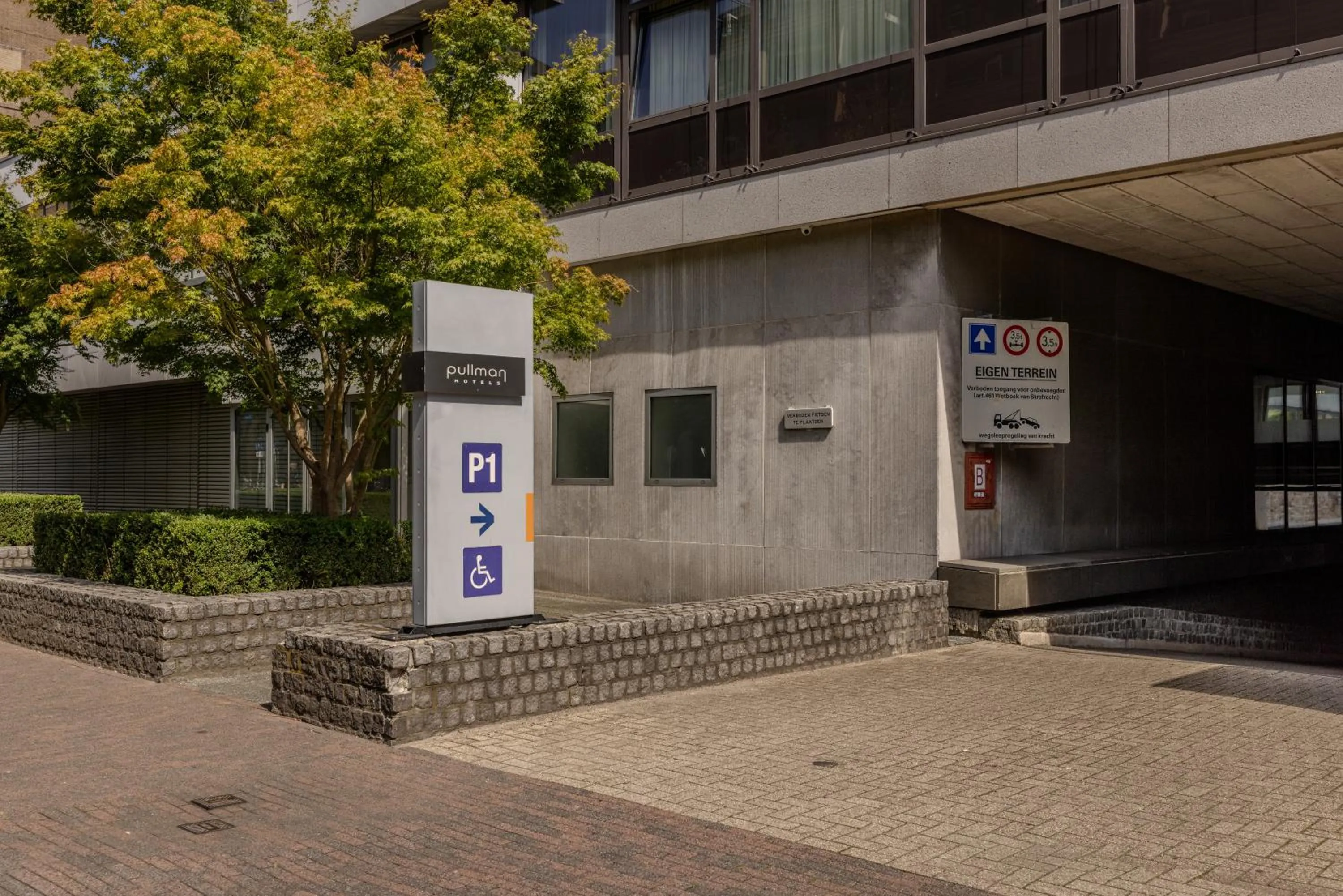 Street view in Pullman Eindhoven Cocagne