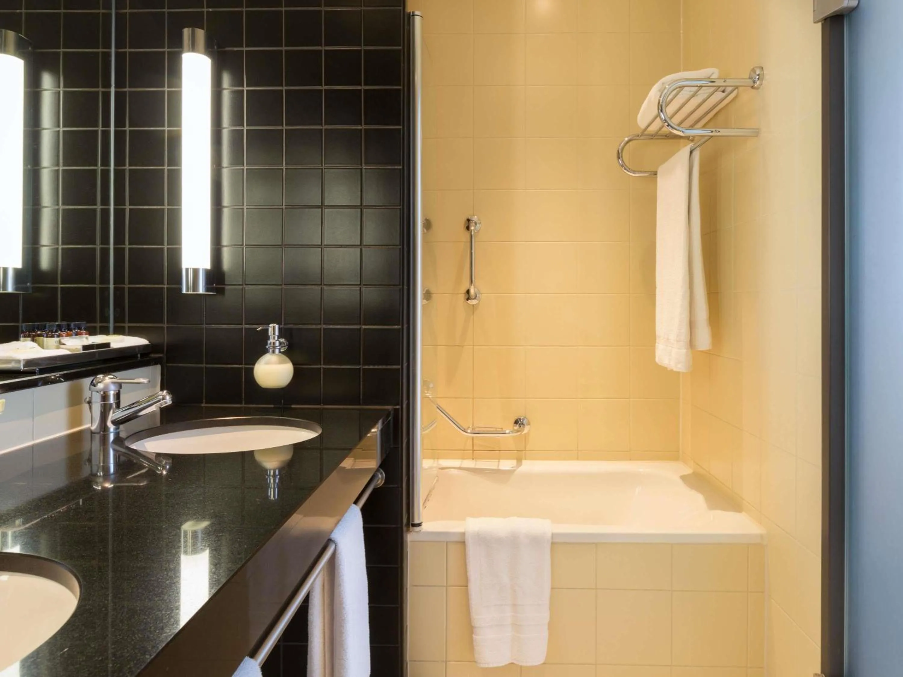 Bedroom in Pullman Eindhoven Cocagne