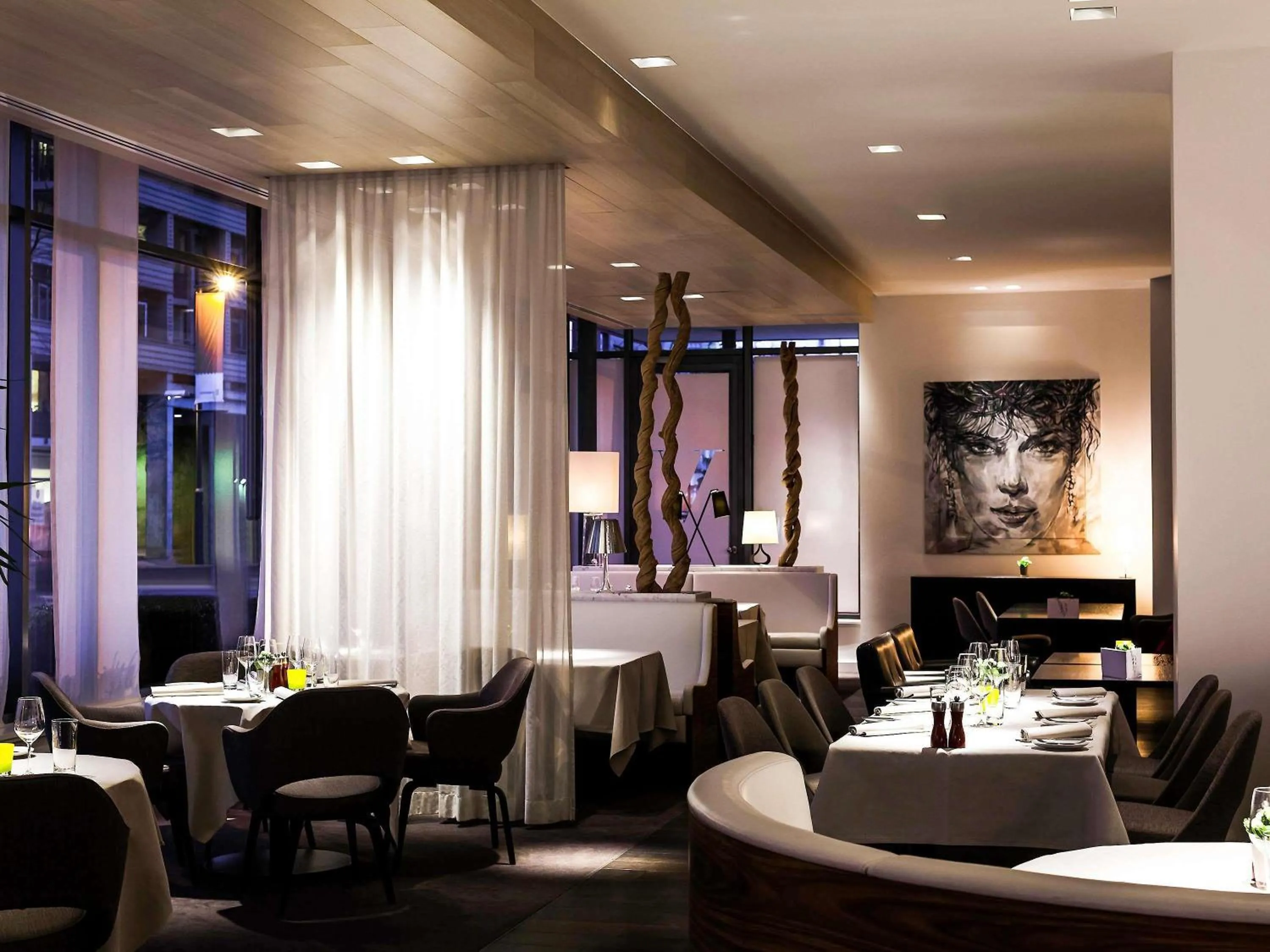 Restaurant/places to eat in Pullman Eindhoven Cocagne