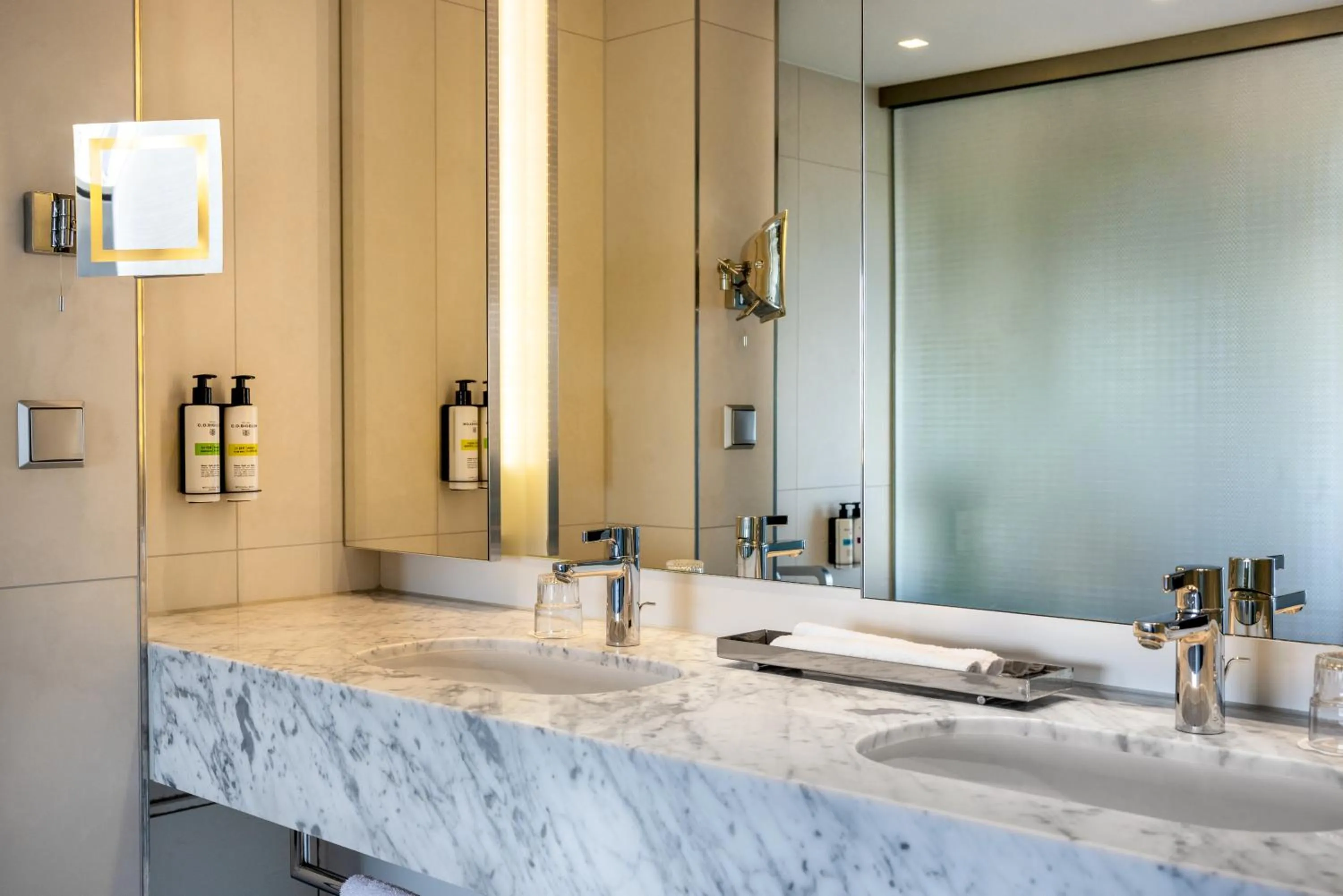 Bathroom in Pullman Eindhoven Cocagne