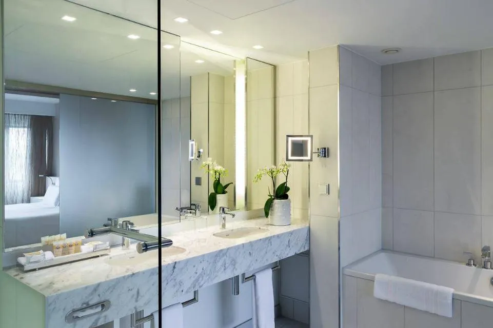 Bathroom in Pullman Eindhoven Cocagne