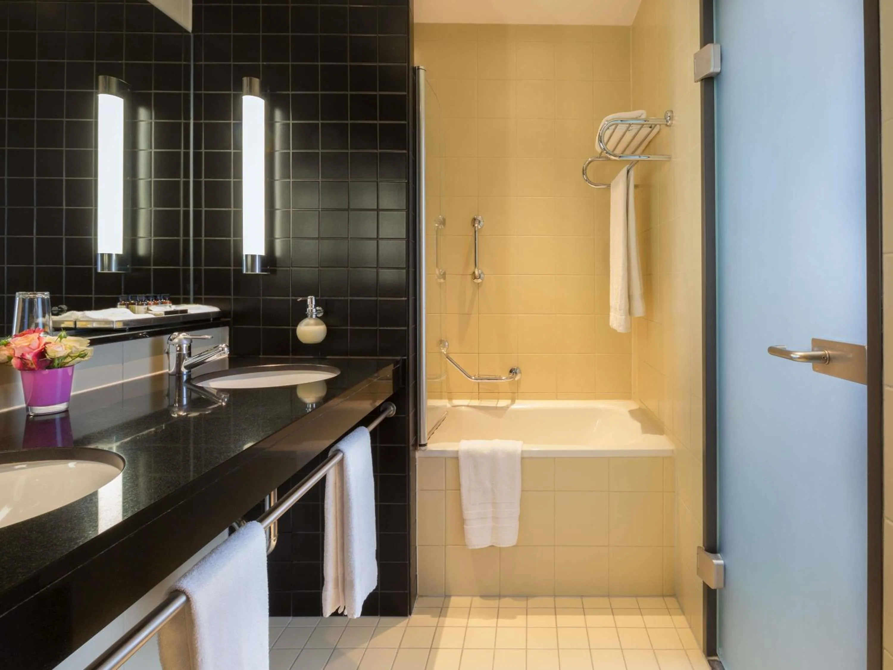 Bedroom in Pullman Eindhoven Cocagne