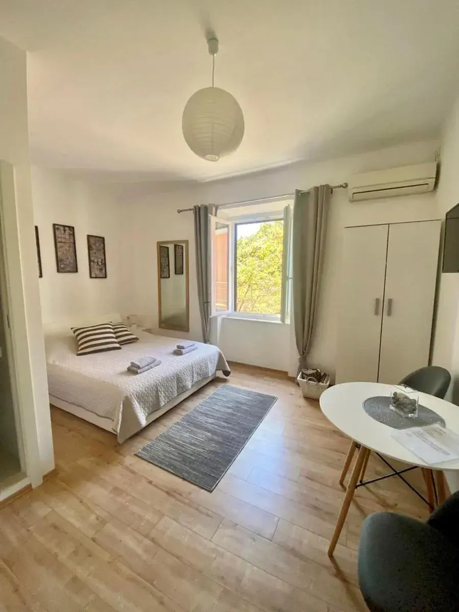 Studios IM Studios IM