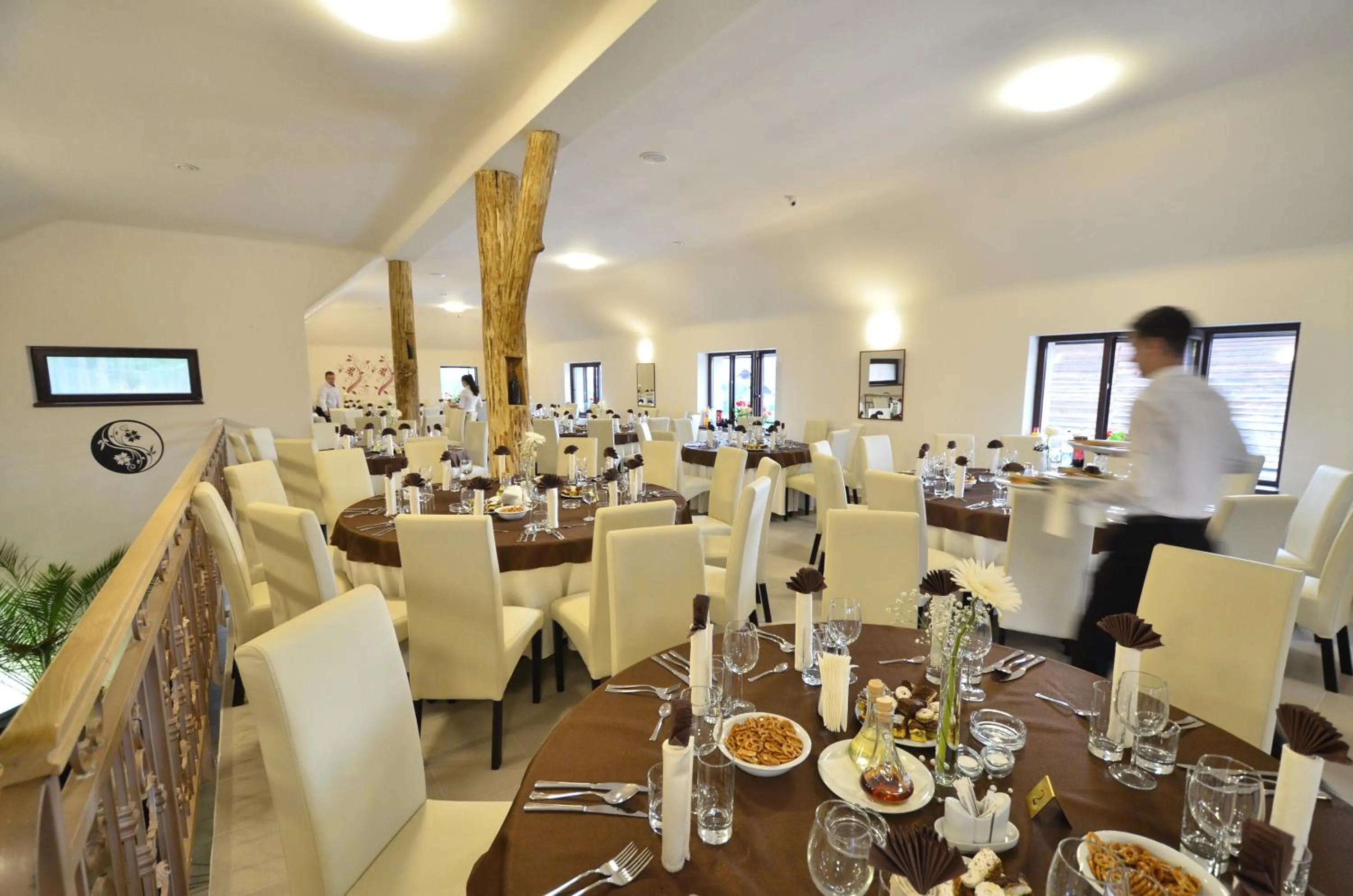 Restaurant/places to eat in Pensiune Restaurant Flamingo