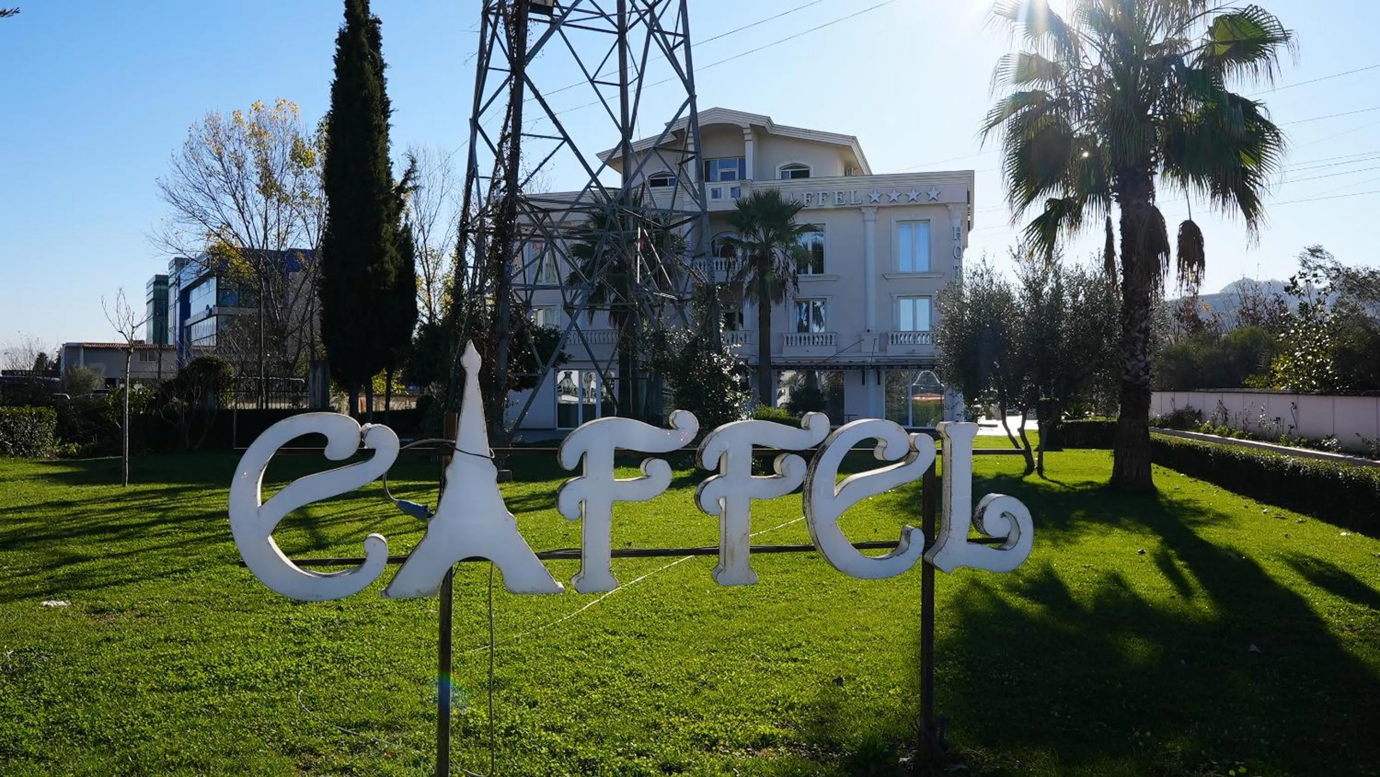 Property building in Hotel Eiffel