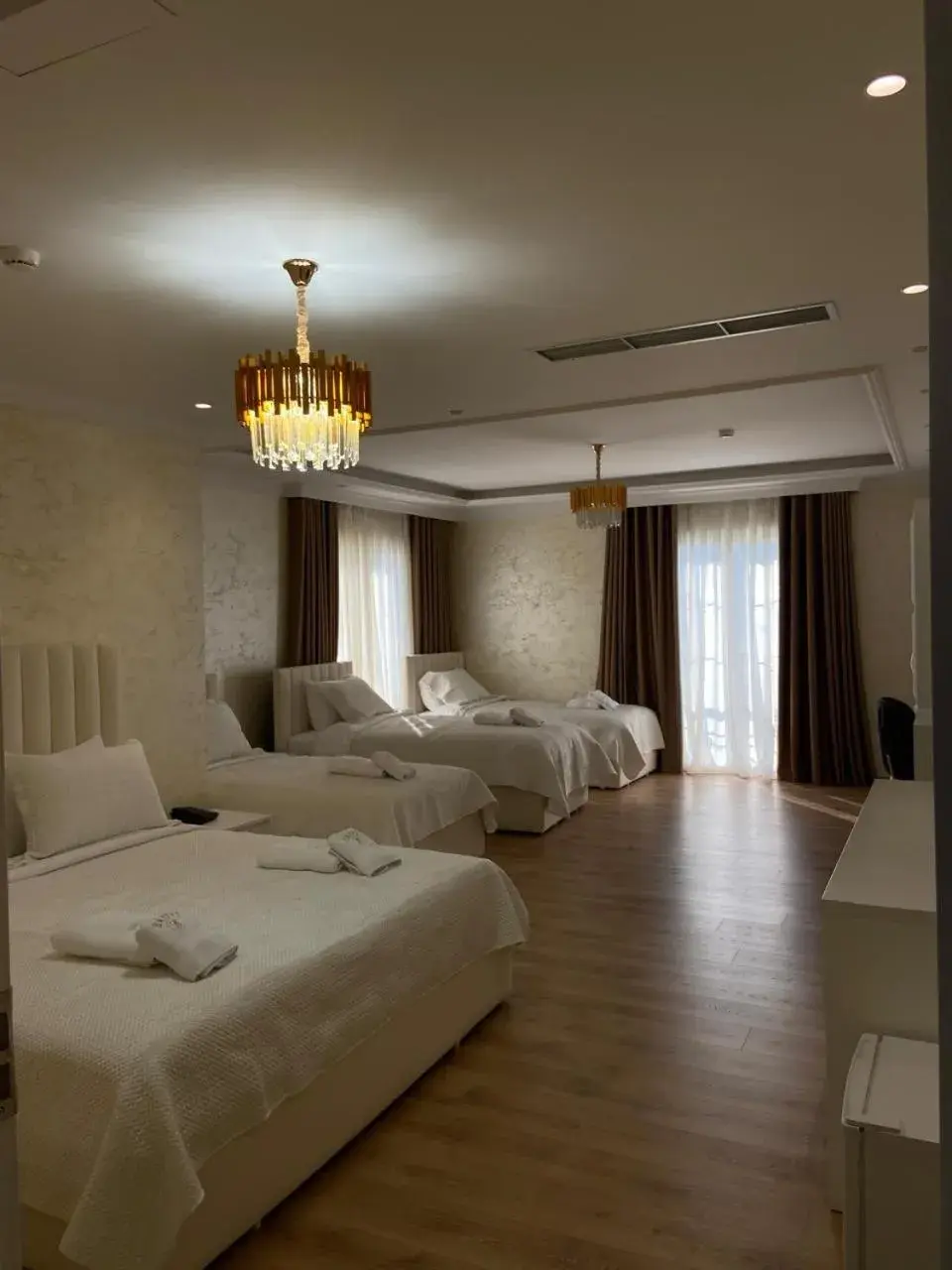 Deluxe Family Room in Hotel Eiffel Deluxe Family Room in Hotel Eiffel