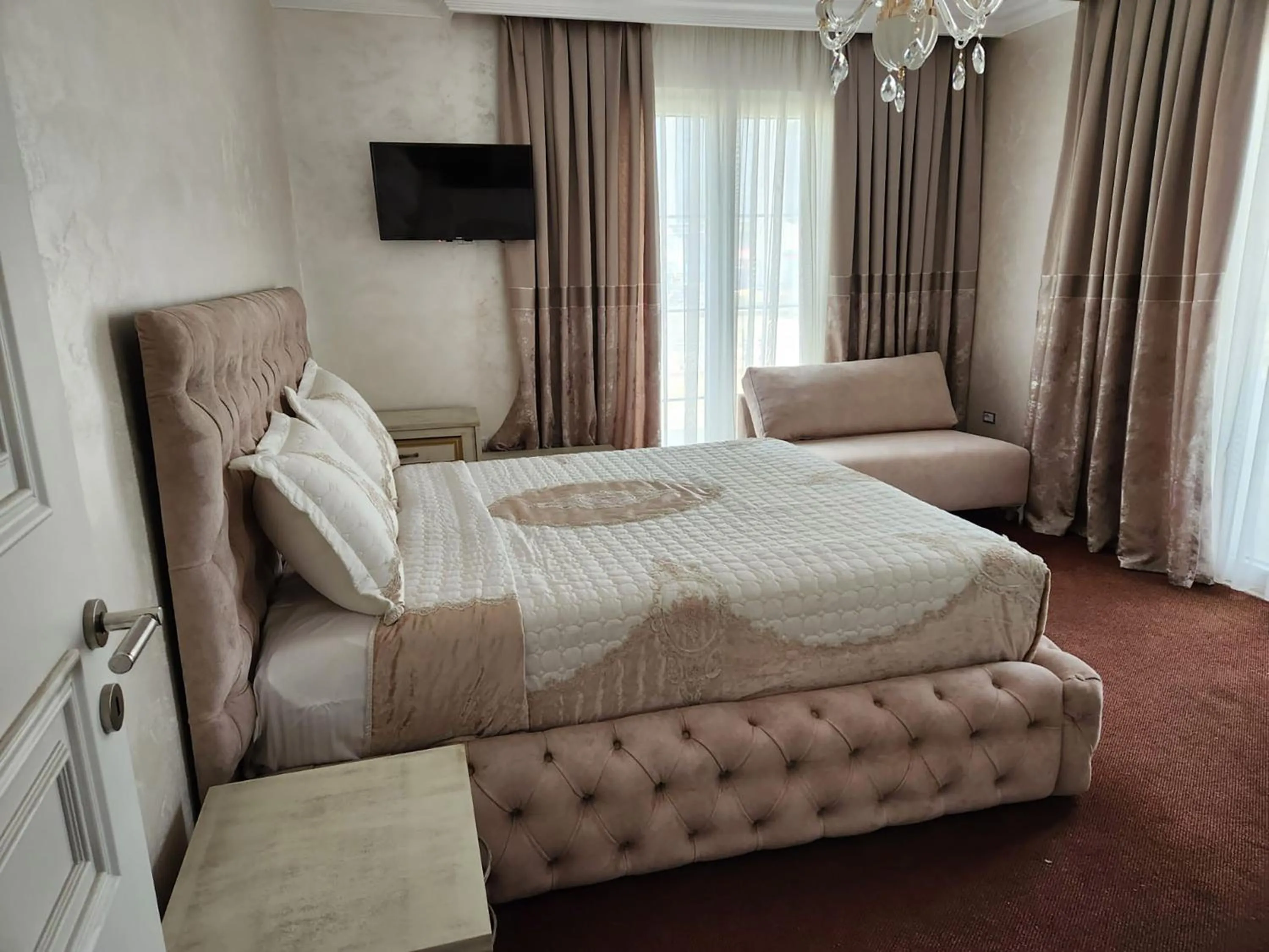 Photo of the whole room, Bed in Hotel Eiffel