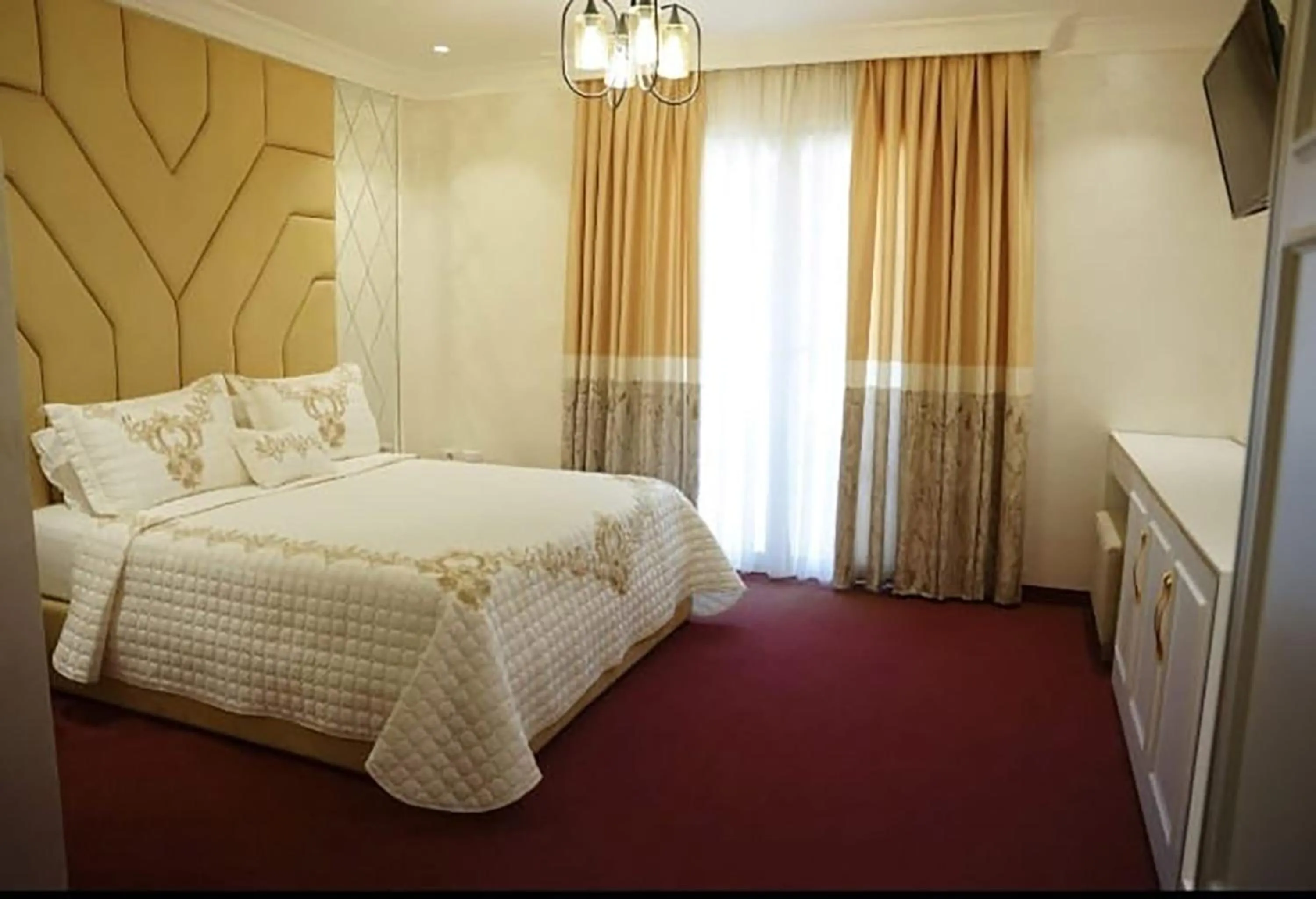 Photo of the whole room, Bed in Hotel Eiffel