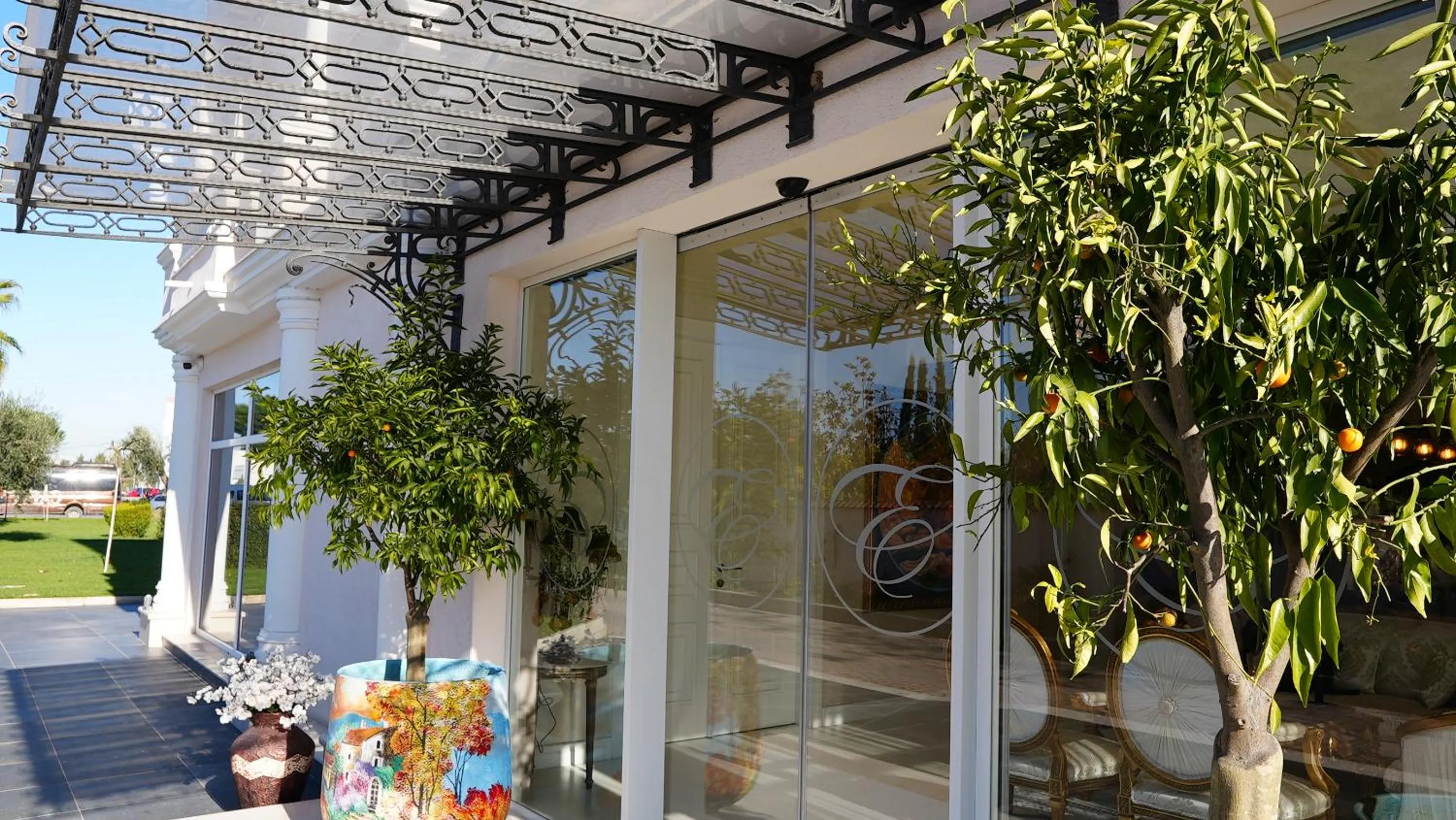 Property building in Hotel Eiffel