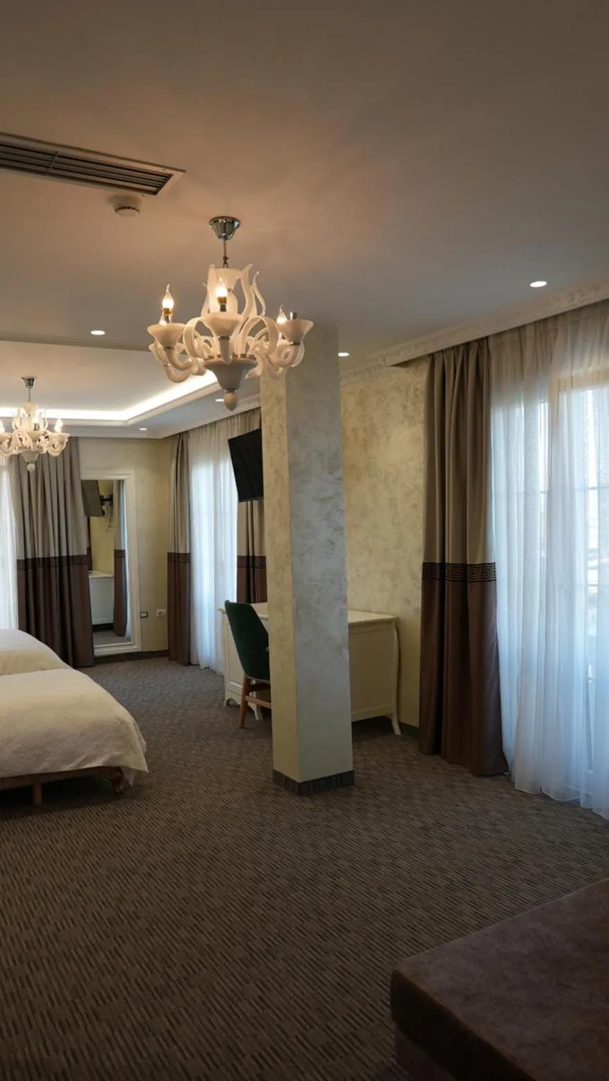 Photo of the whole room, Bed in Hotel Eiffel