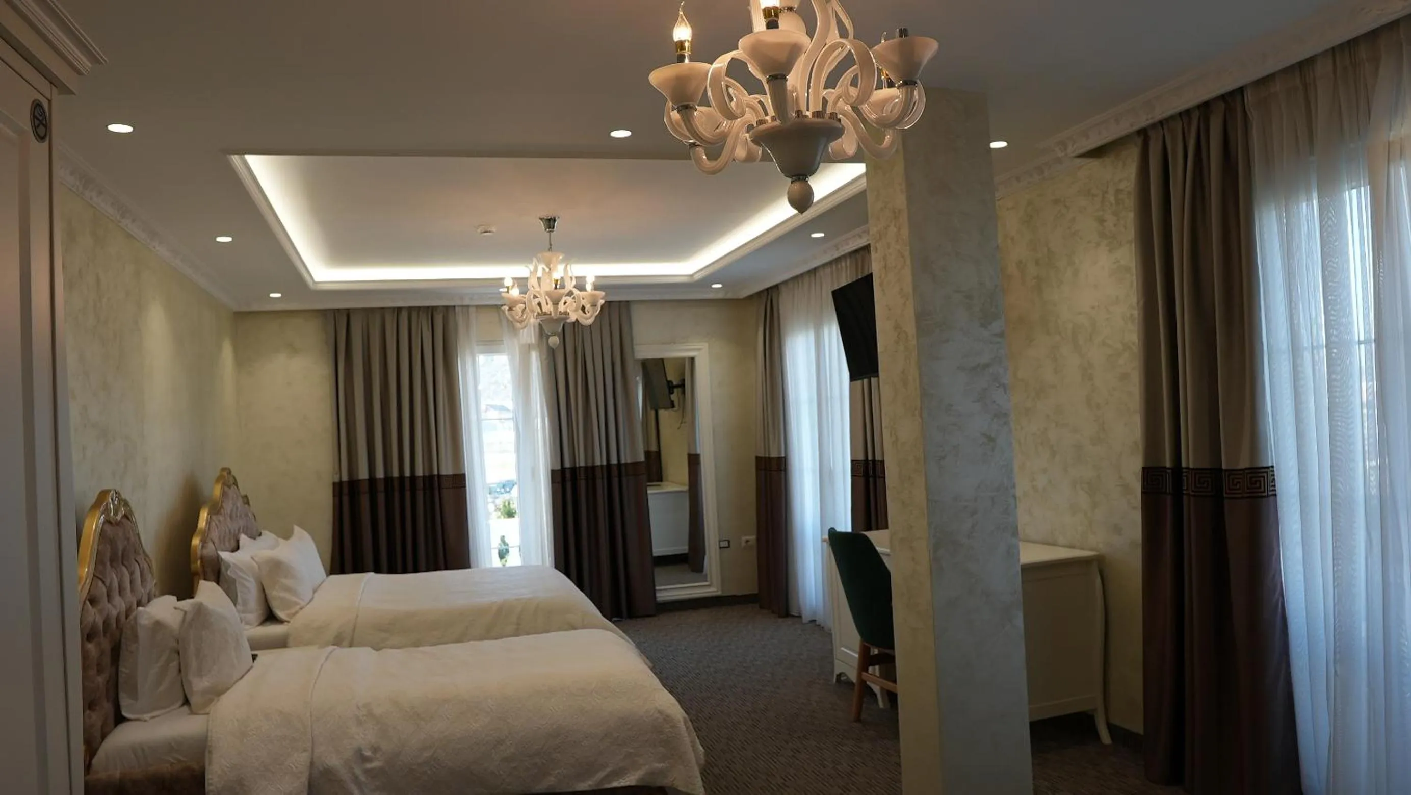 Photo of the whole room, Bed in Hotel Eiffel