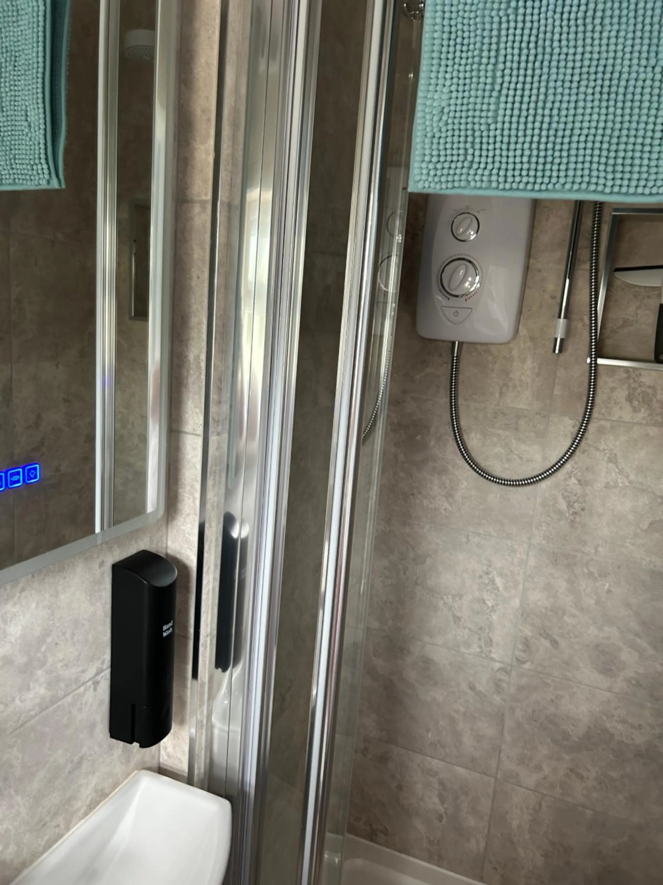 Bathroom in Acorn Lodge