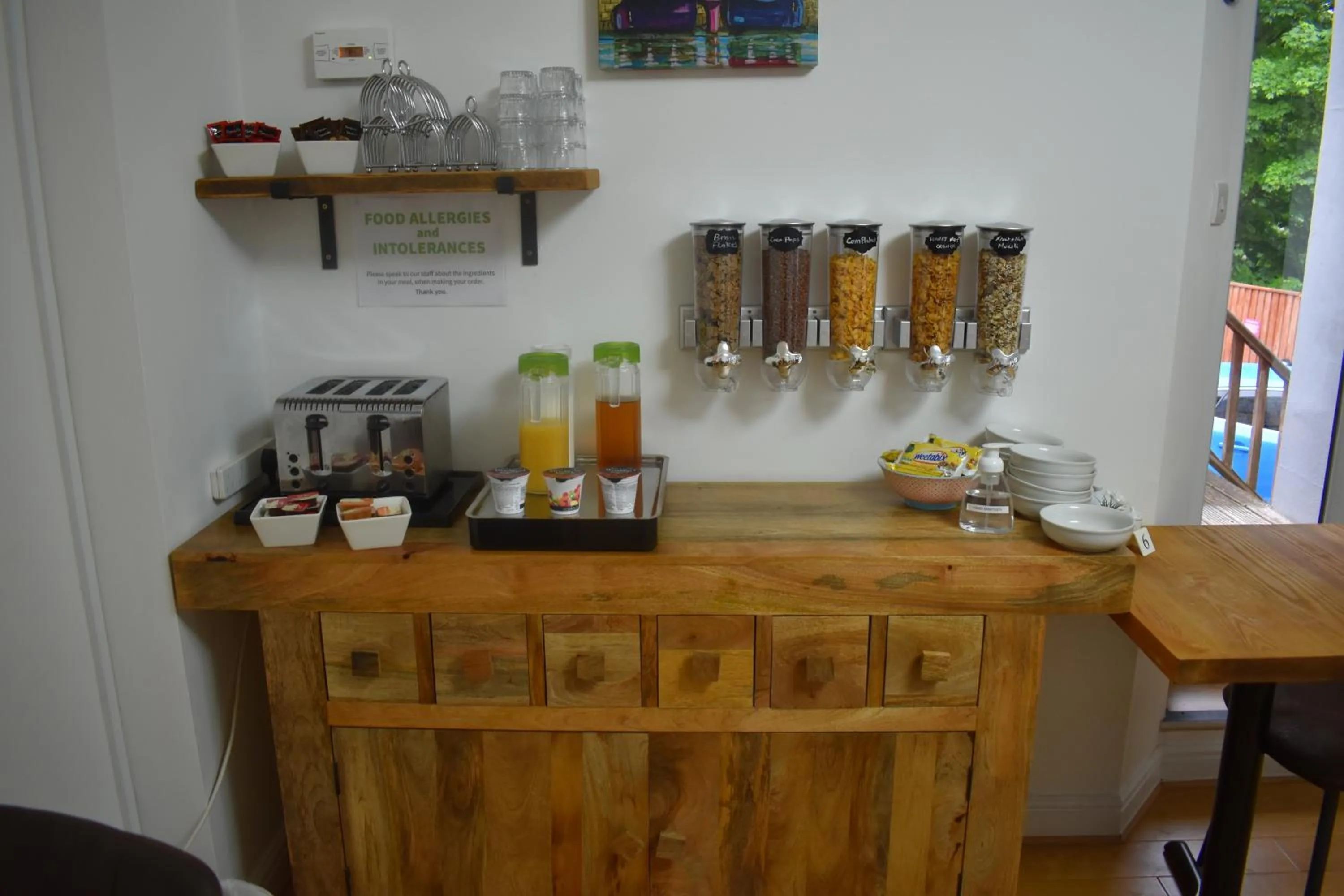 Dining area in Acorn Lodge
