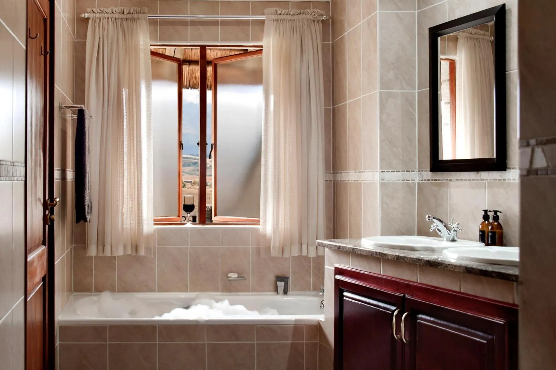 Bath in Inkungu Lodge