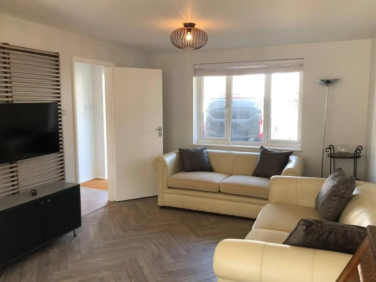 3 Bed House - Sleeps 6 - Garden - Parking - Wifi