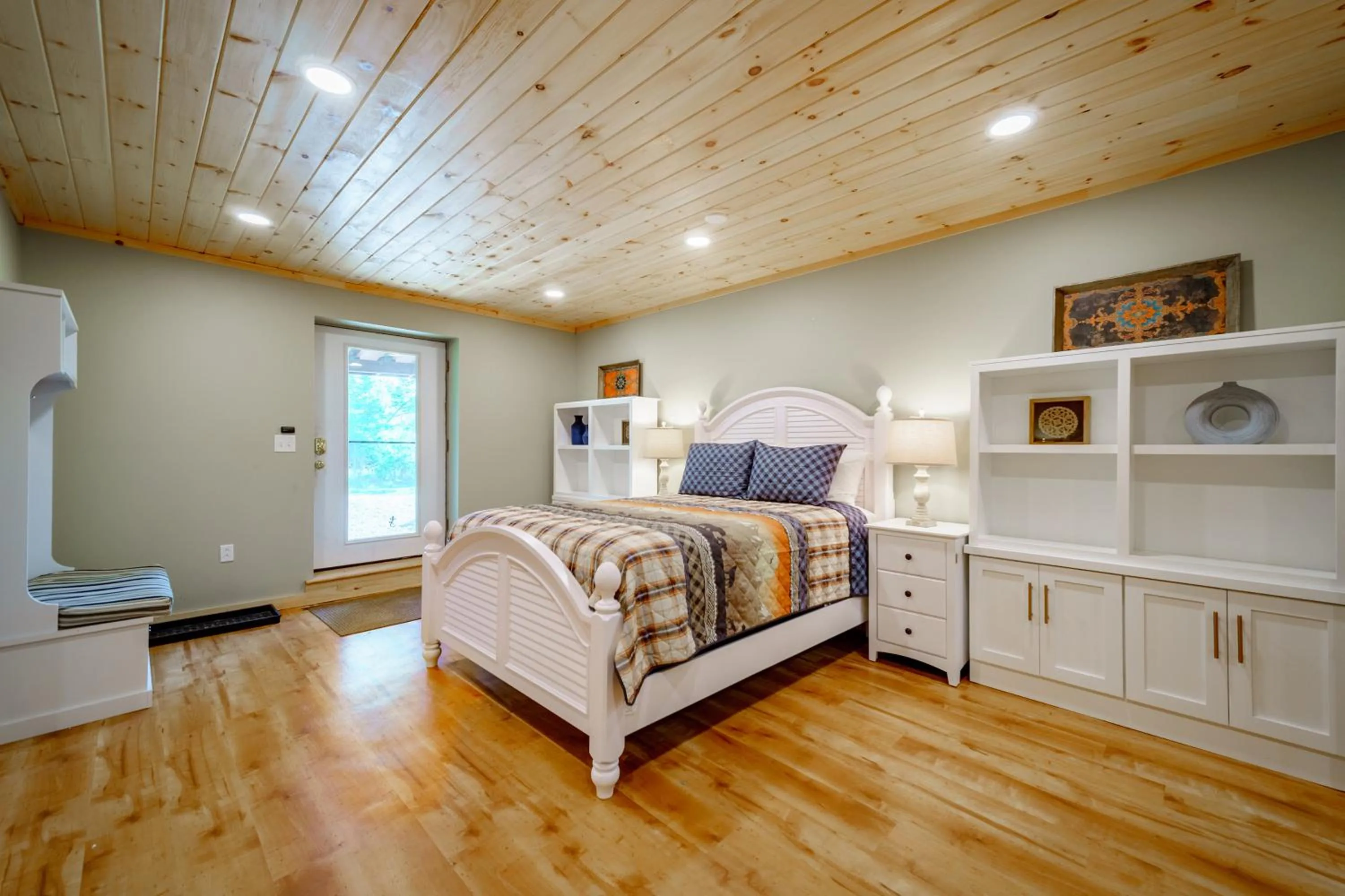 Bed in Adirondack Alpine Cabin with Hot Tub, Near Whiteface, Lake Placid, Game Rm, Fenced Yard, Views